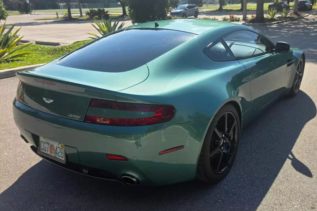 aston-martin-v8-vantage