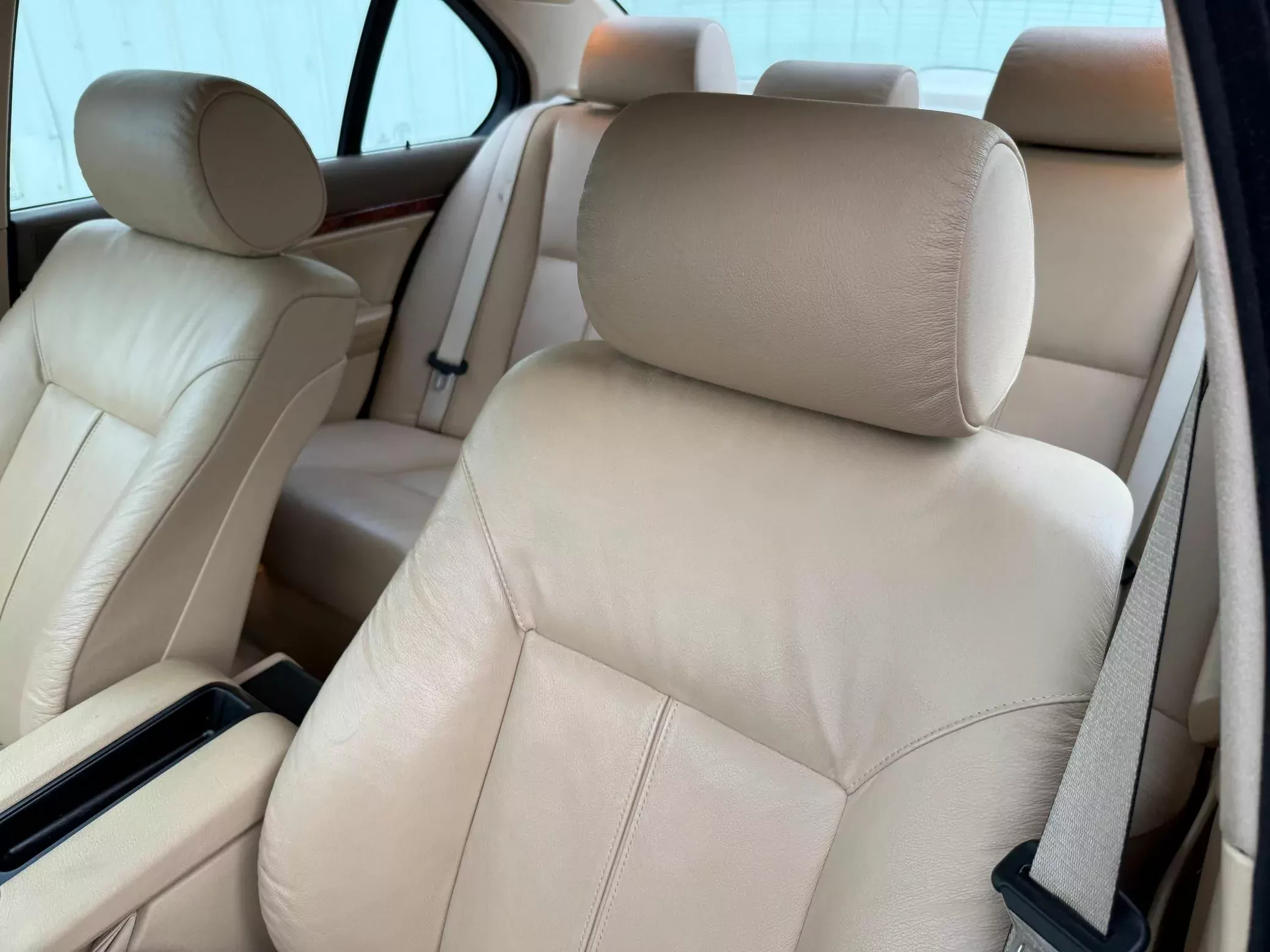 Doskonale zachowane BMW Serii 5 z przebiegiem 85 tys. km od 1. właściciela. Kosztuje tylko 24 000 złotych