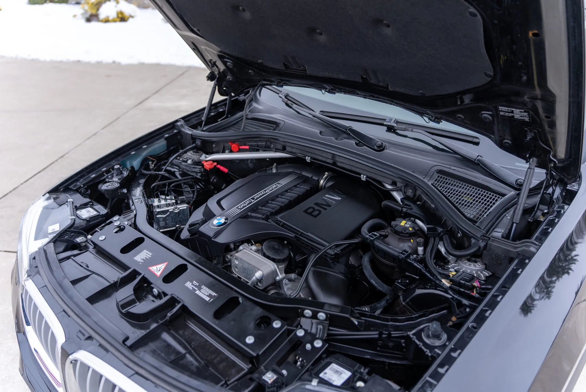 BMW X3 xDrive35i z przebiegiem 27 000 kilometrów. Full opcja za jedyne 95 tysięcy złotych