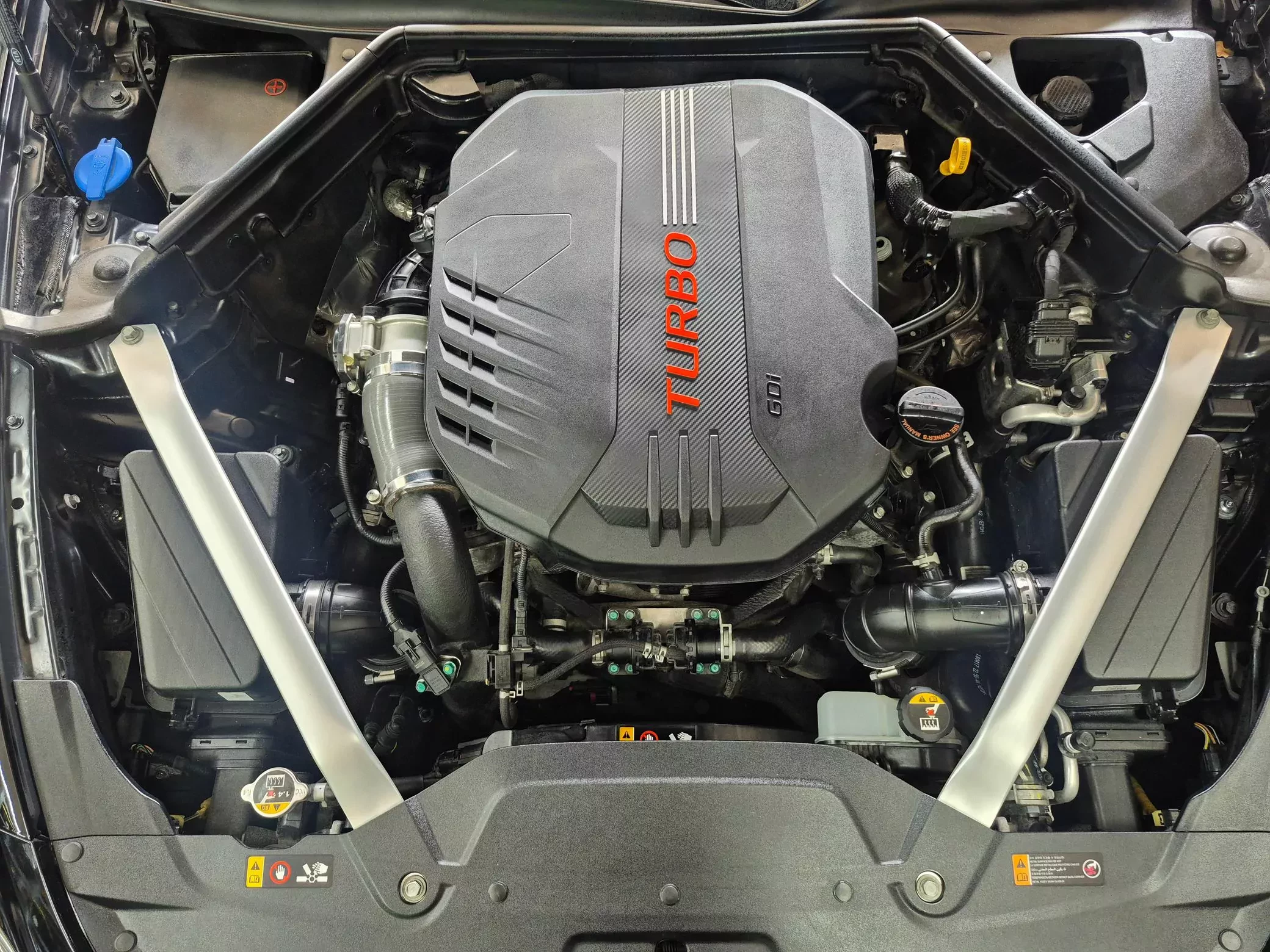 Ta luksusowa Kia z silnikiem V6 podgryza Audi S5. Prawie nowe egzemplarze już od 57 000 złotych