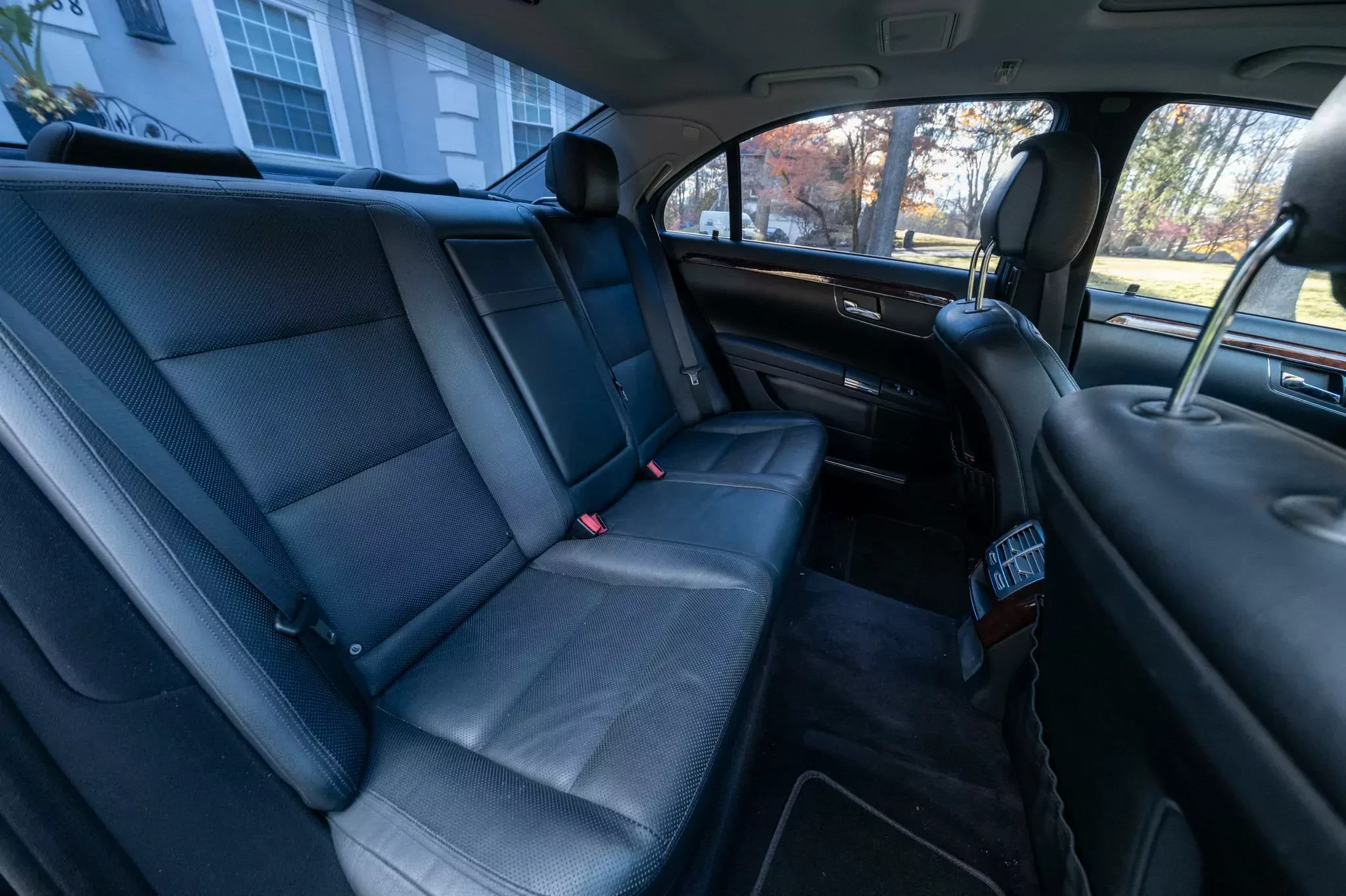 Flagowy Mercedes S550 z pakietem AMG i przebiegiem 88 tys. km. Kosztuje tylko 52 000 złotych