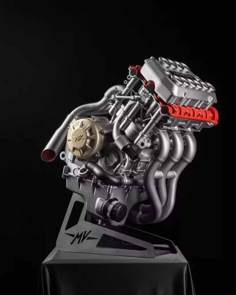 mv-agusta-silnik-spalinowy