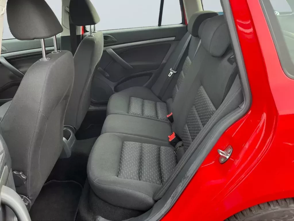 Praktycznie nowa Skoda Octavia Combi TDI za 49 300 złotych. Bezawaryjna i pali tylko 4,5 l/100 km