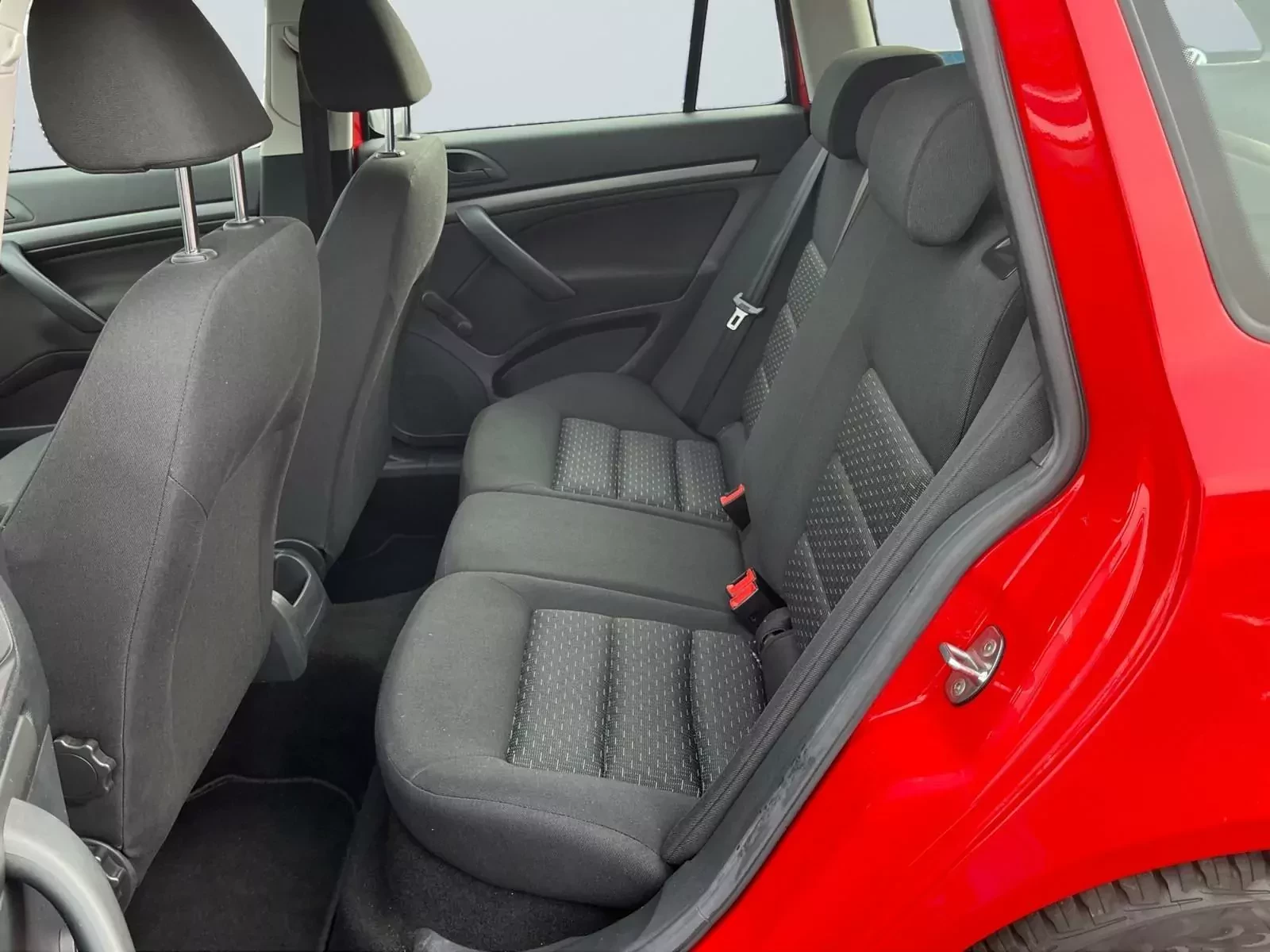 Praktycznie nowa Skoda Octavia Combi TDI za 49 300 złotych. Bezawaryjna i pali tylko 4,5 l/100 km