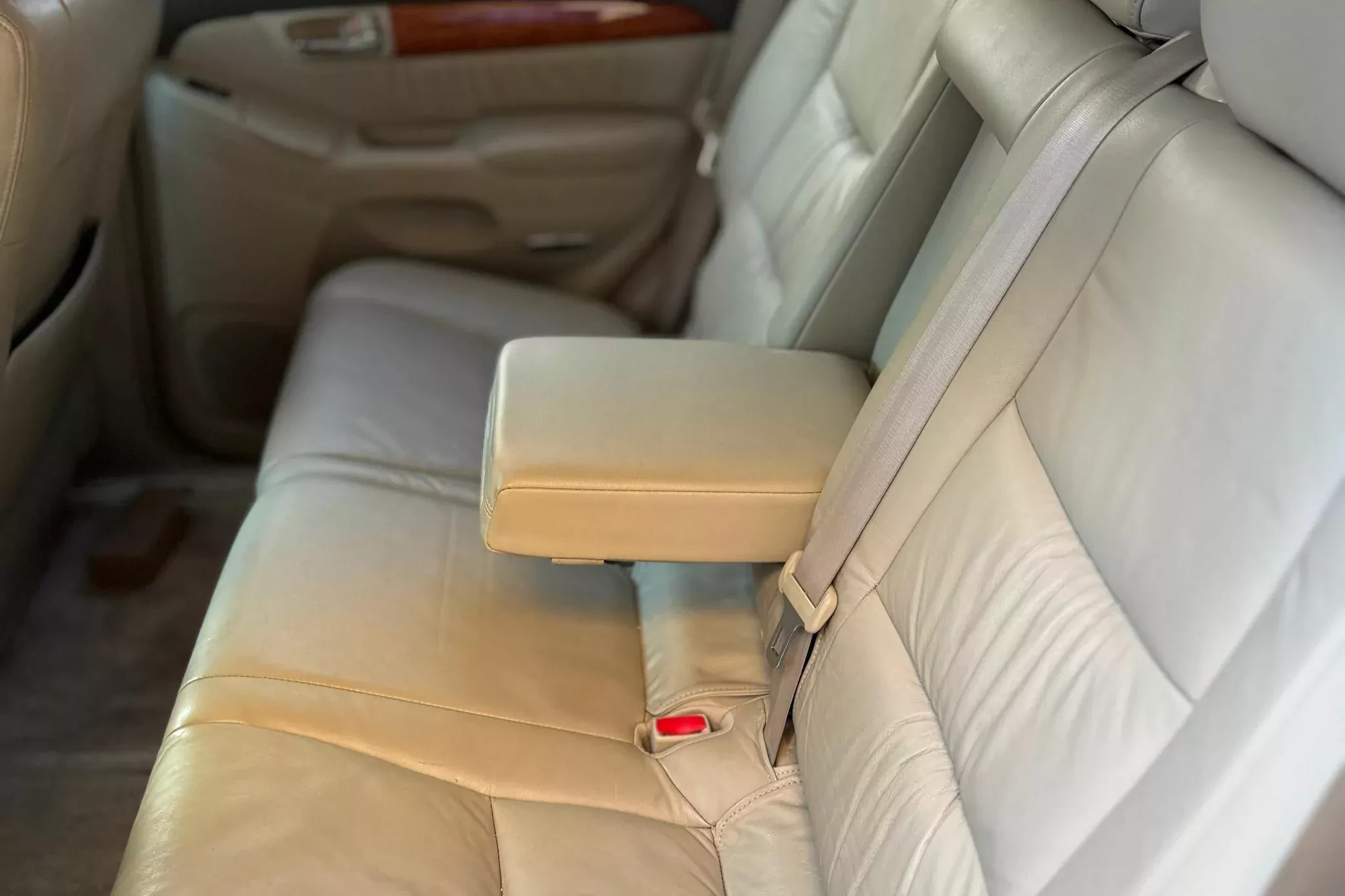 Potężny japoński SUV za nieco ponad 20 tysięcy złotych. Będziesz wyglądał w nim jak szejk