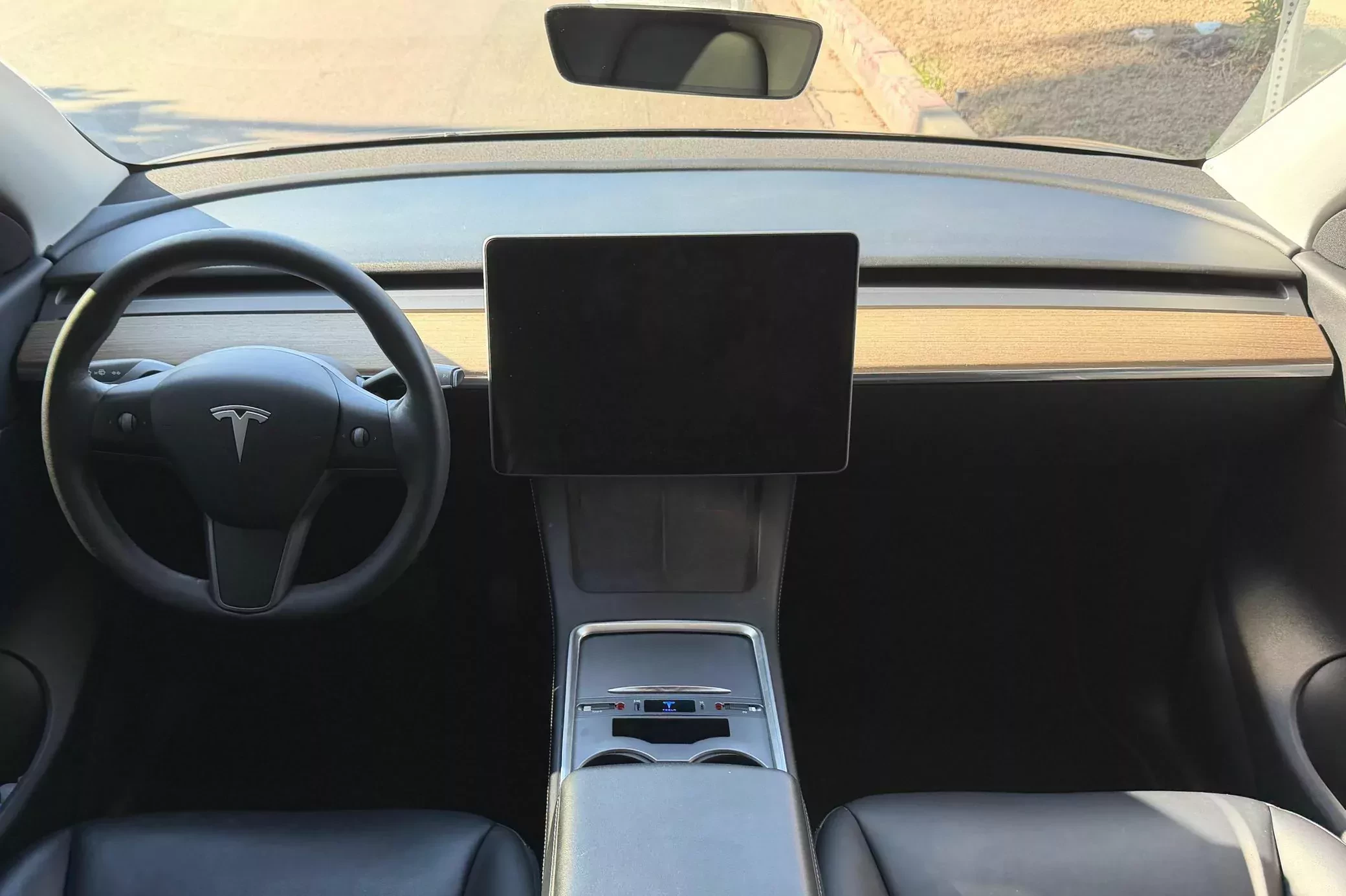 3-letnia Tesla Model Y Long Range AWD za cenę gołej Dacii Duster. Ma ponad 500 km zasięgu