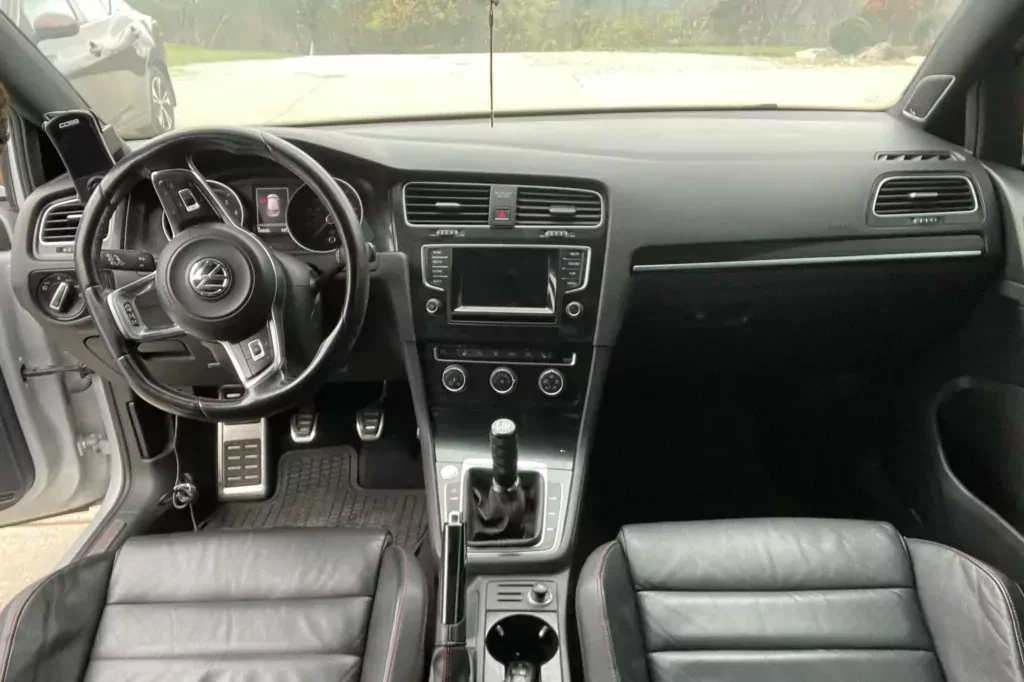 volkswagen-golf-gti-2015