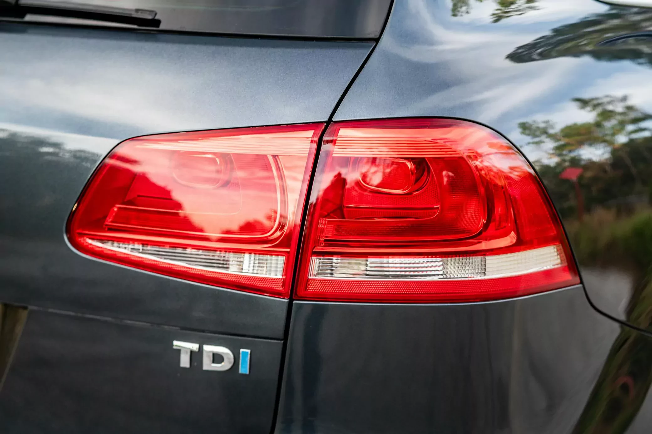 Volkswagen Touareg Executive z 3-litrowym Dieslem pod maską. Piękny egzemplarz za 48 tys. zł