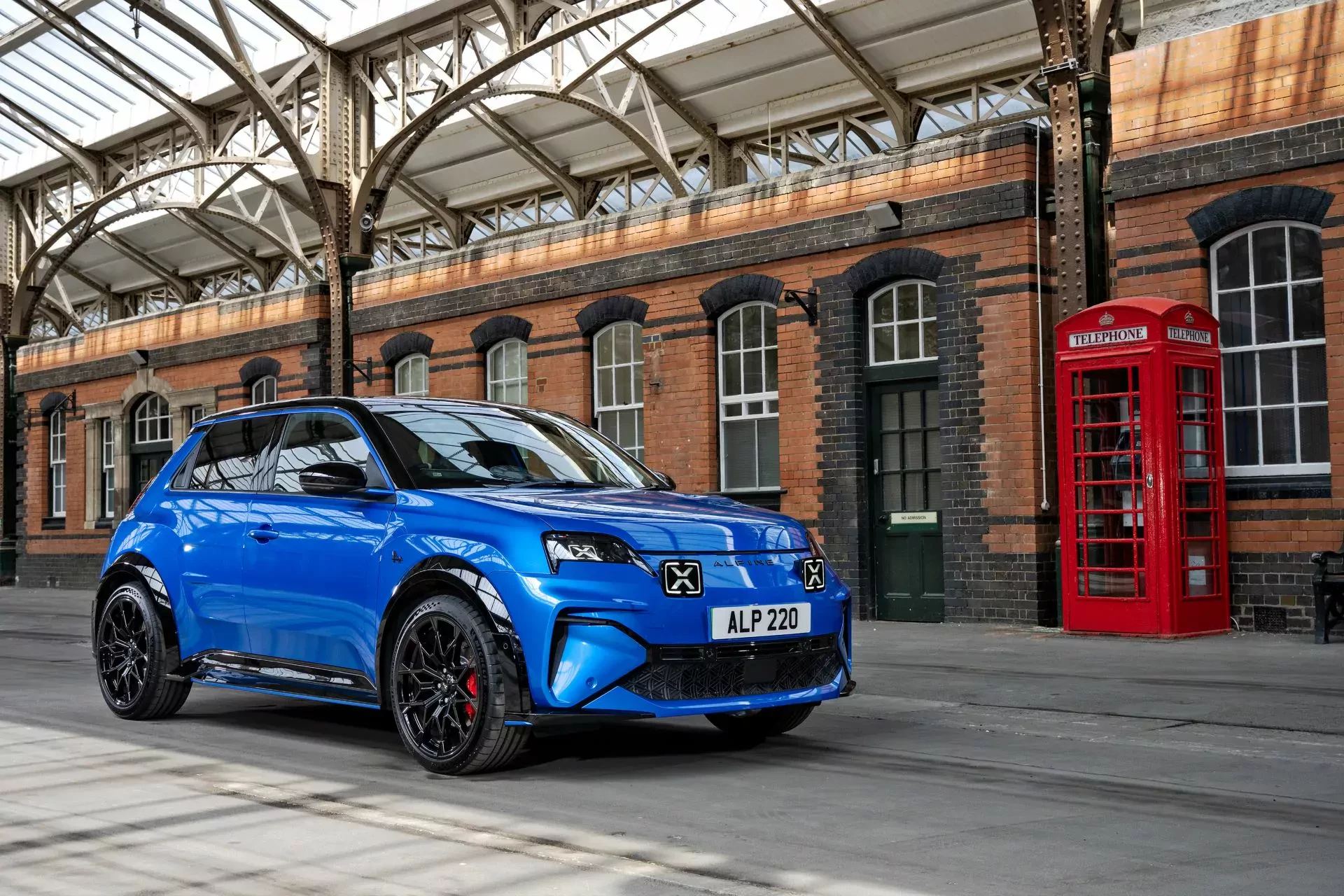 Alpine A290 silnik cena spalanie elektryczny okazja ceny opinie oceny zalety wady