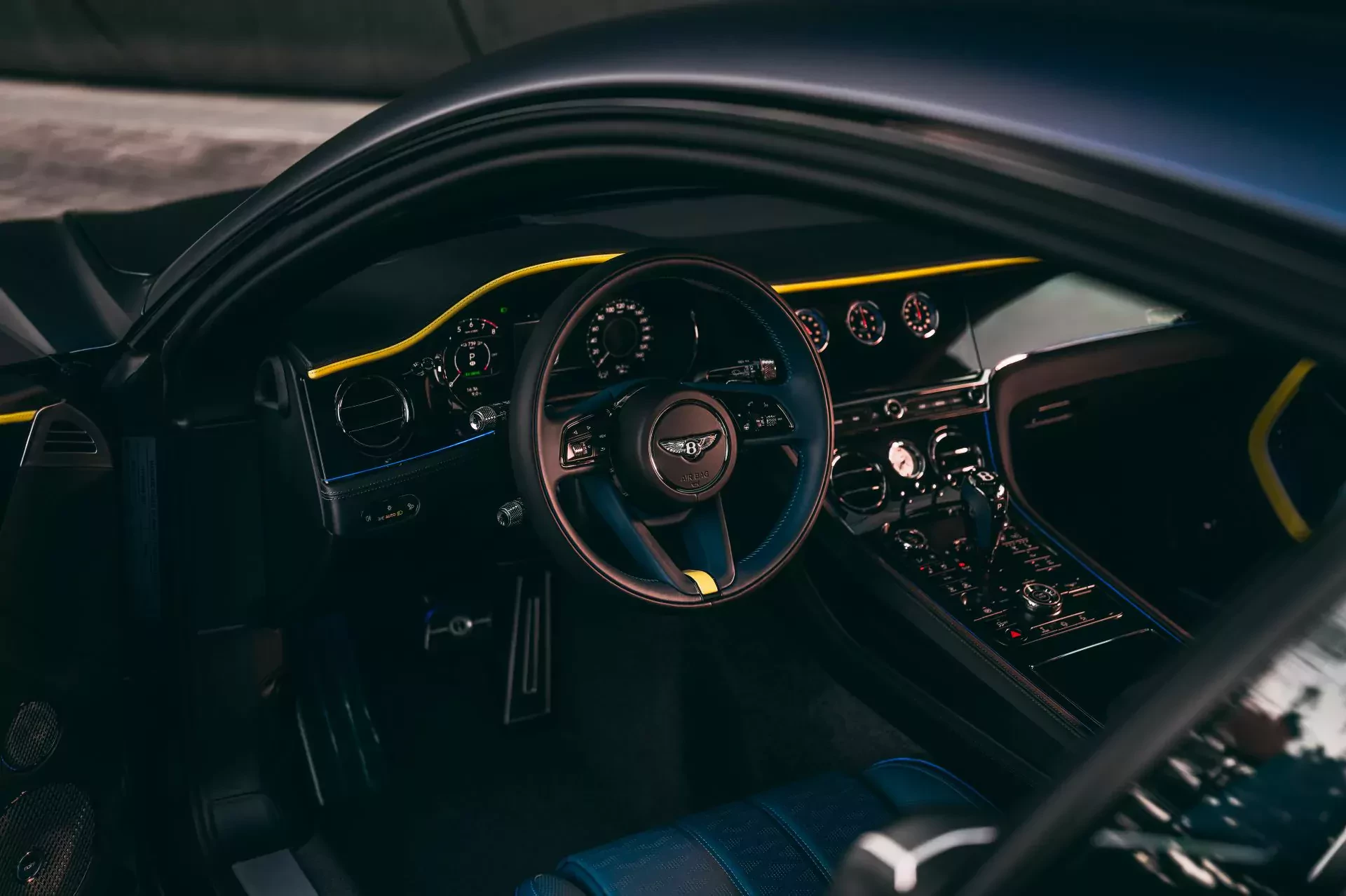 Legendarny Bentley kosztuje dziś mniej, niż mogłoby ci się wydawać. Najwyższy poziom luksusu