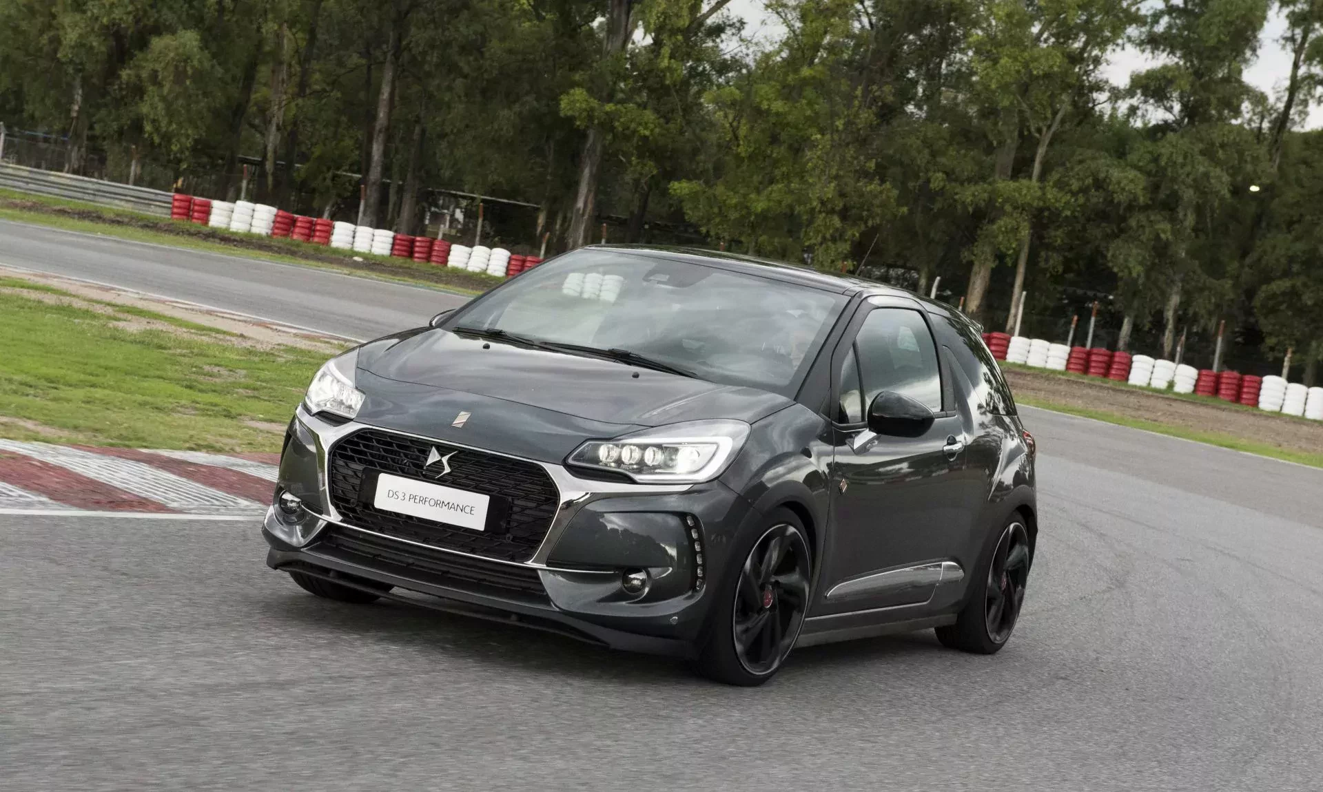 Citroen DS3 silnik cena spalanie osiągi moc opinie oceny zalety wady ceny