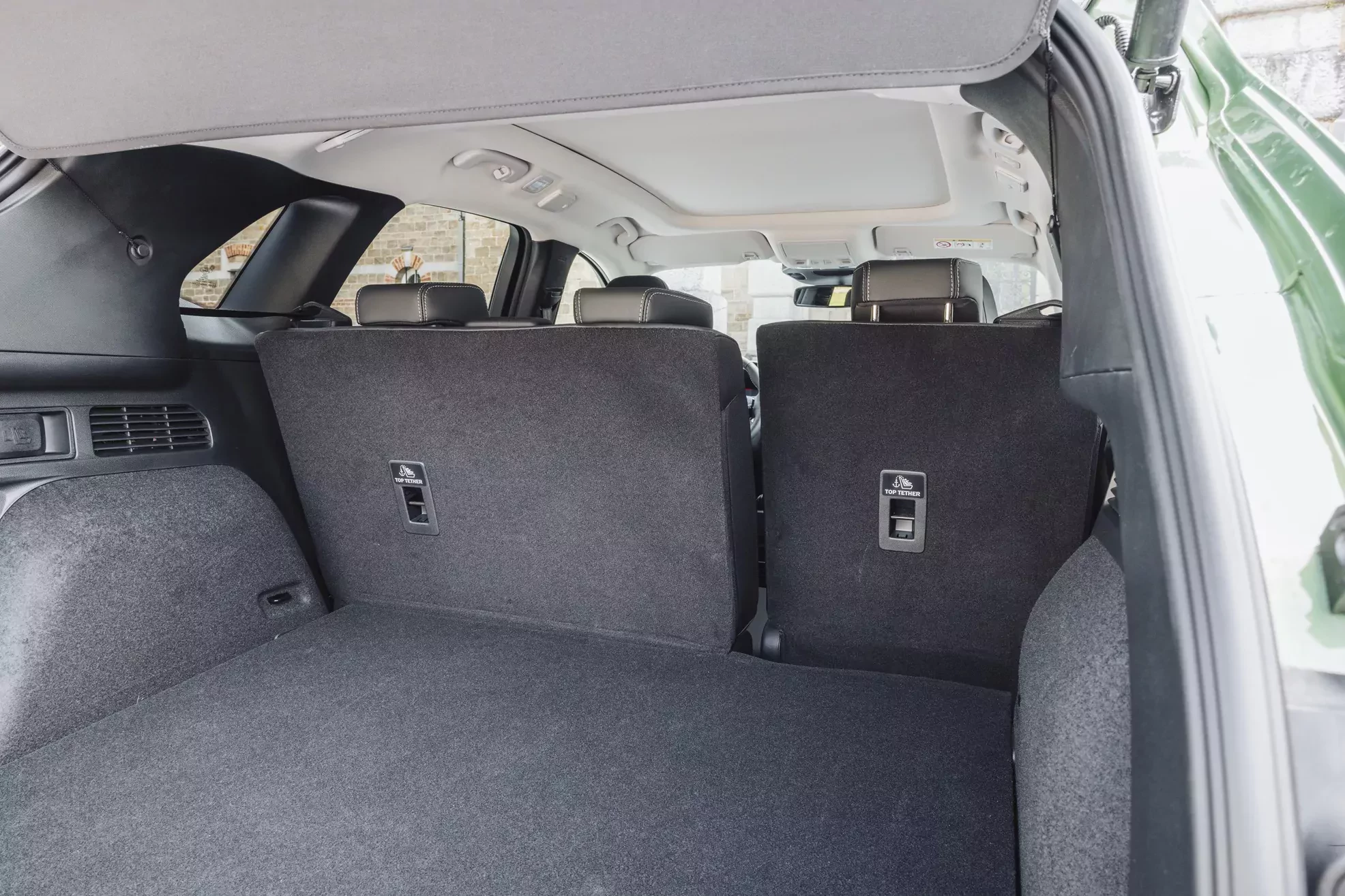 Ford styczniowym królem rabatów. Hybrydowy SUV Kuga zostawia w kieszeni ponad 30 000 zł