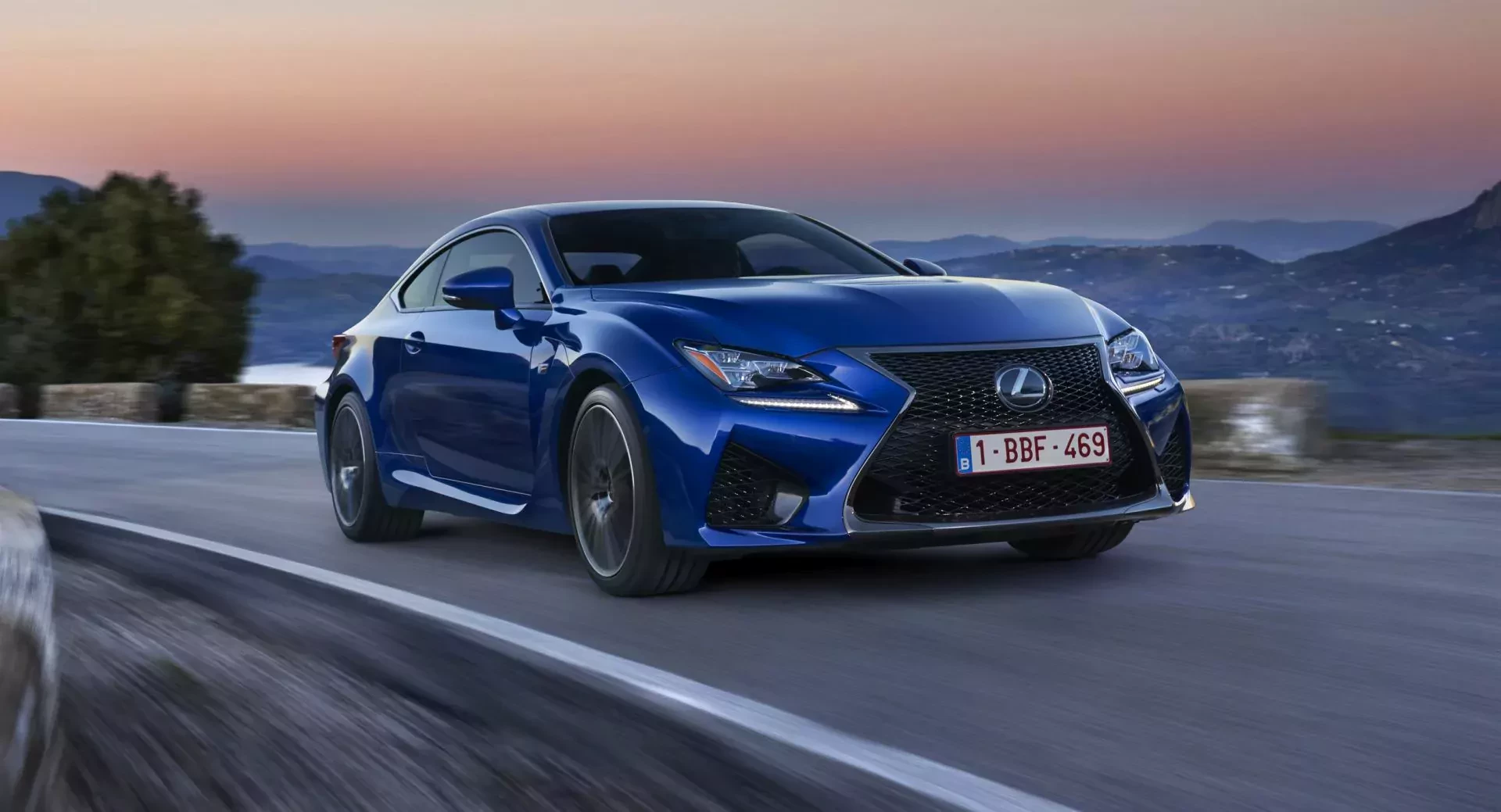 Tak tanio jeszcze nie było. Potężny Lexus dziś do kupienia w okazyjnej cenie. Te silniki to hit