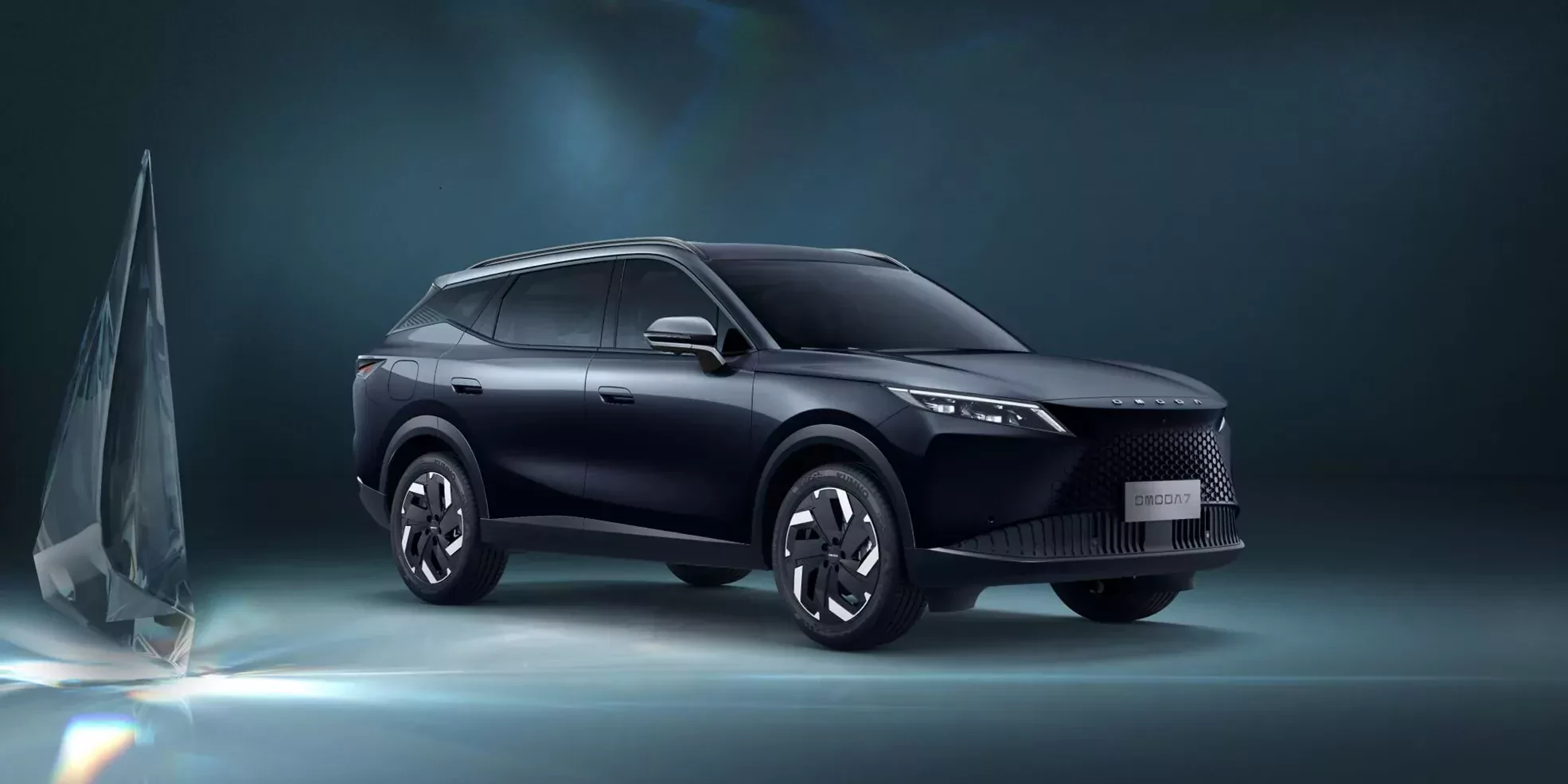 Omoda 7 zmierzy sie z modele Toyota RAV4 w 2026 roku