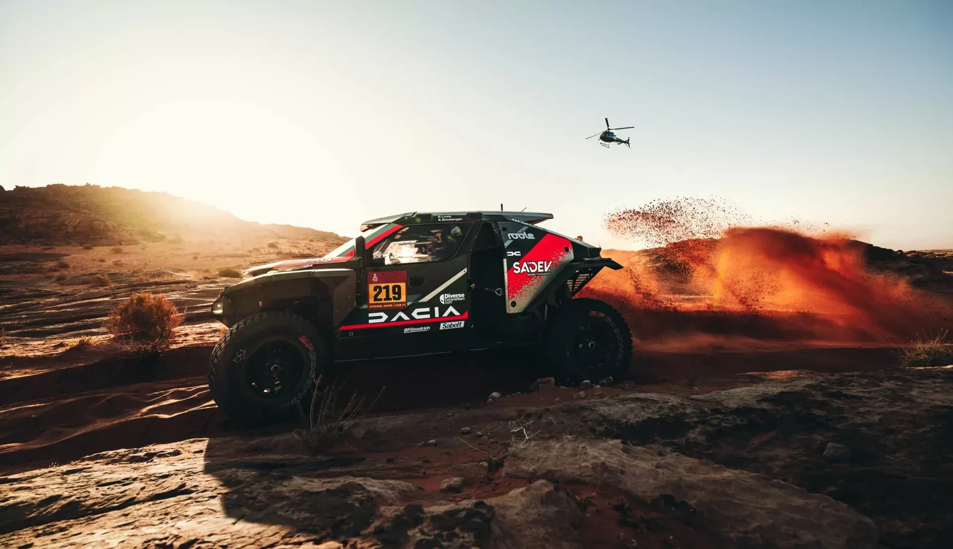 Al-Attiyah coraz bliżej Lategana w walce o prowadzenie w Rajdzie Dakar. Meta maratonu w Hail