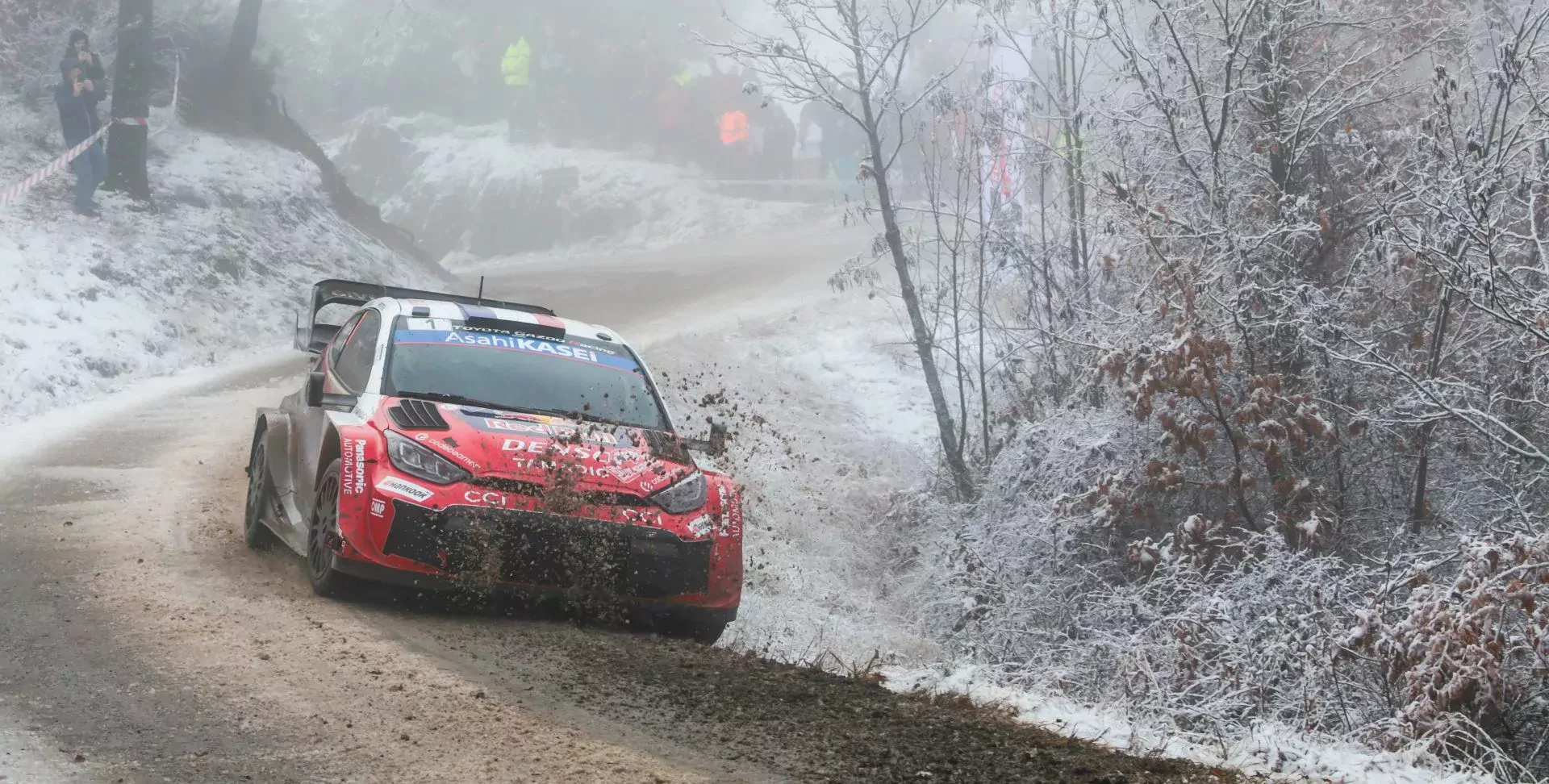 Solberg cudem ratuje prowadzenie w Rajdzie Monte Carlo. Inauguracja WRC od dawna nie była tak trudna