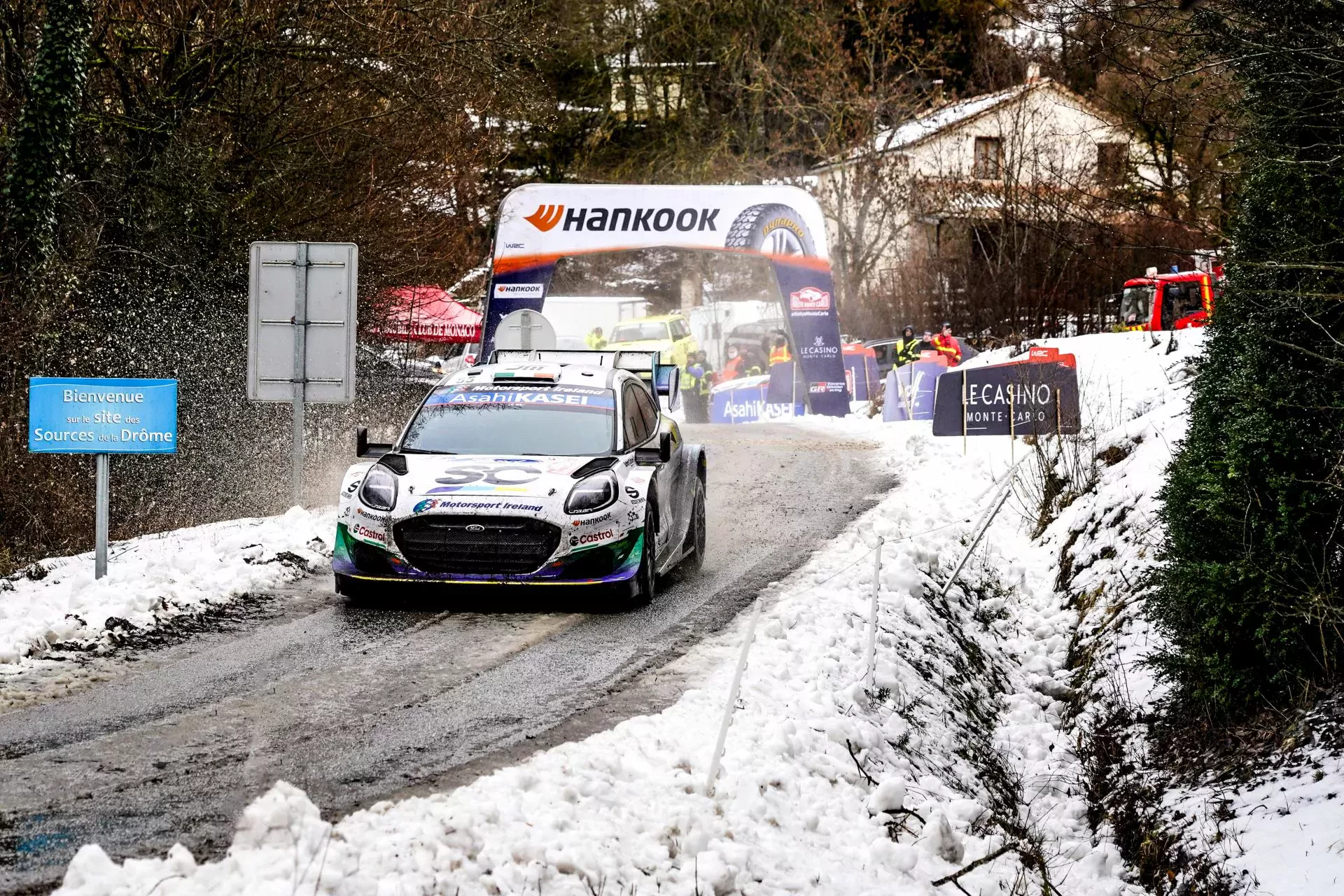 Solberg powiększa przewagę do ponad minuty. Sezon WRC rozpoczyna się pod dyktando Szweda