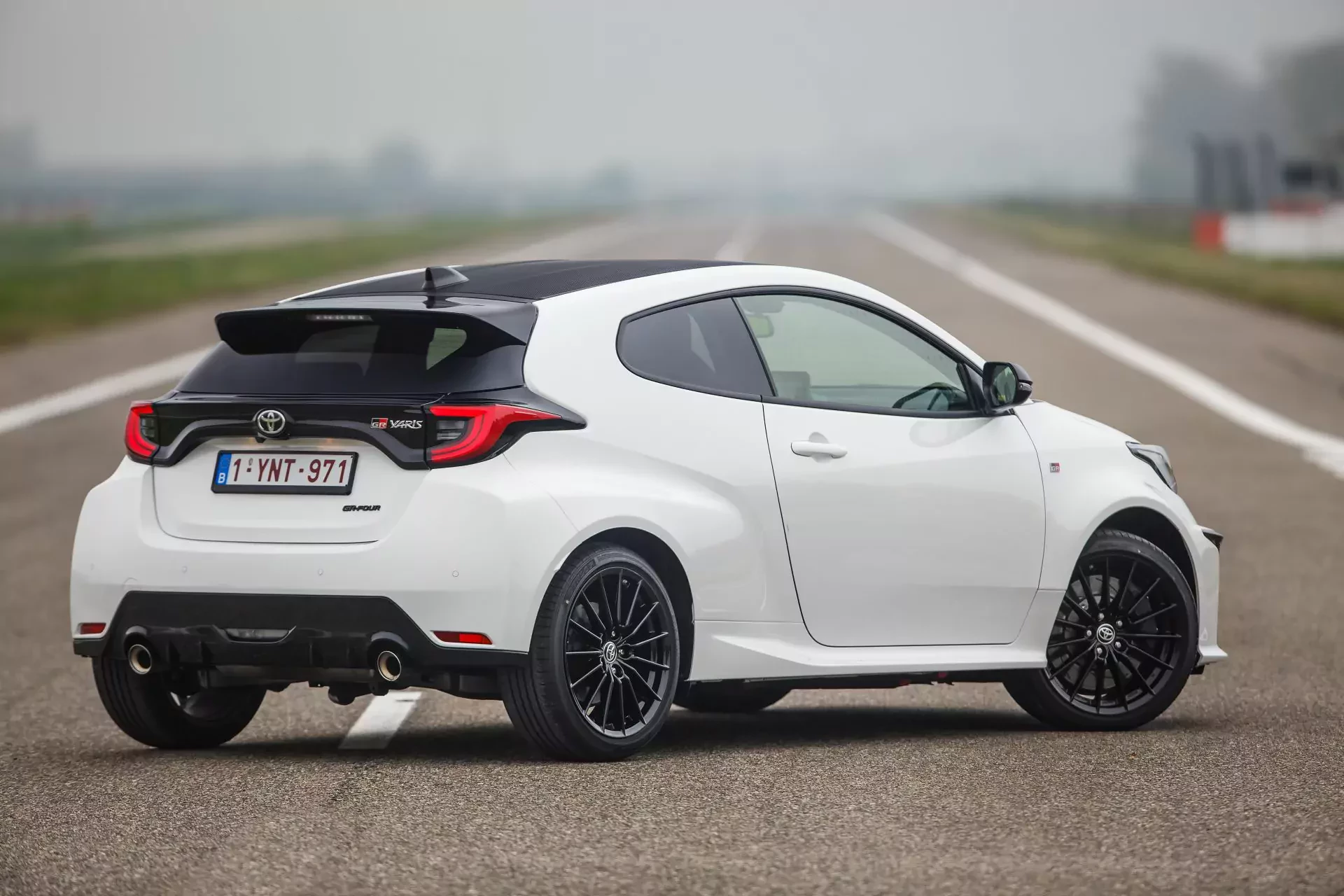 Toyota GR Yaris silnik moc pojemność cena ceny używana nowa opinie oceny zalety wady napęd