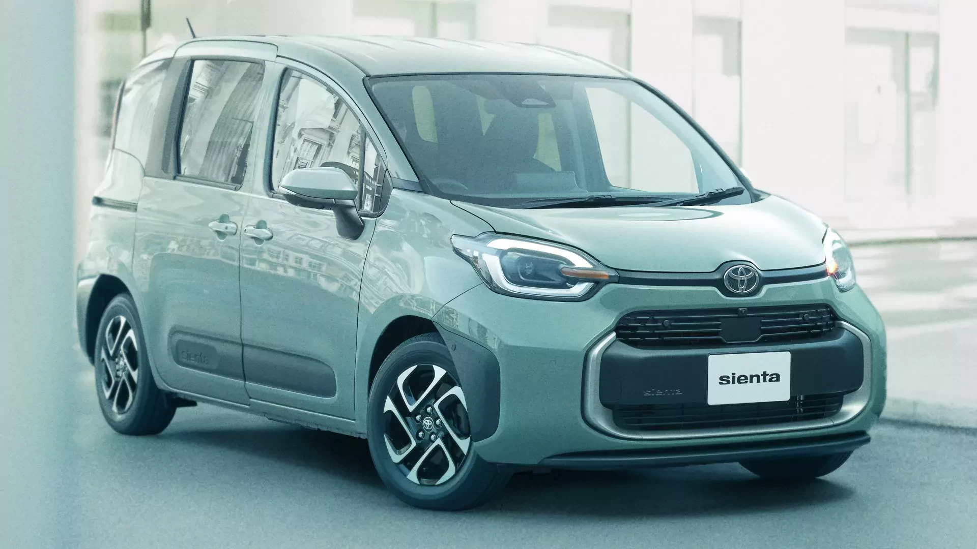 Toyota Sienta