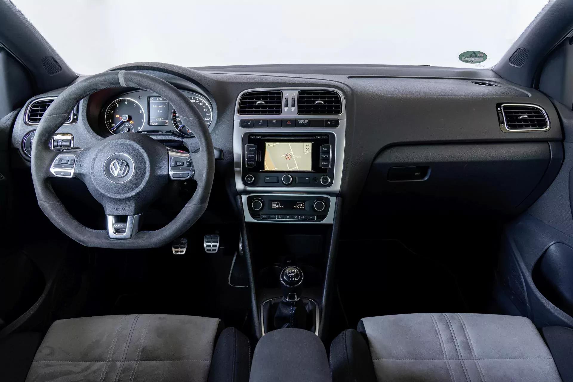 Ten Volkswagen to ulubieniec Polaków. Piąta generacja okazała się hitem. Ceny są dziś kuszące