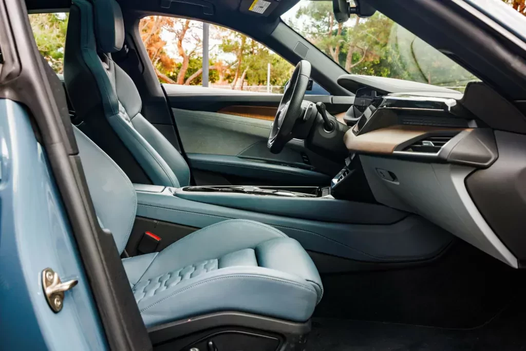 audi-e-tron-gt-z-niskim-przebiegiem