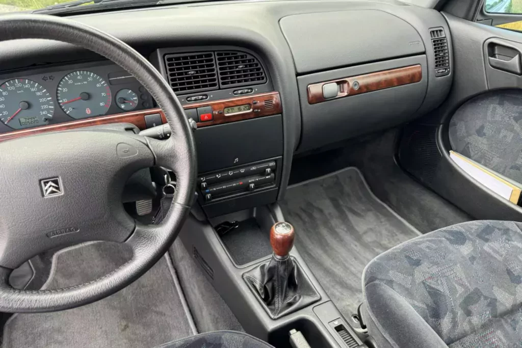 citroen-xantia-zamsz-drewno