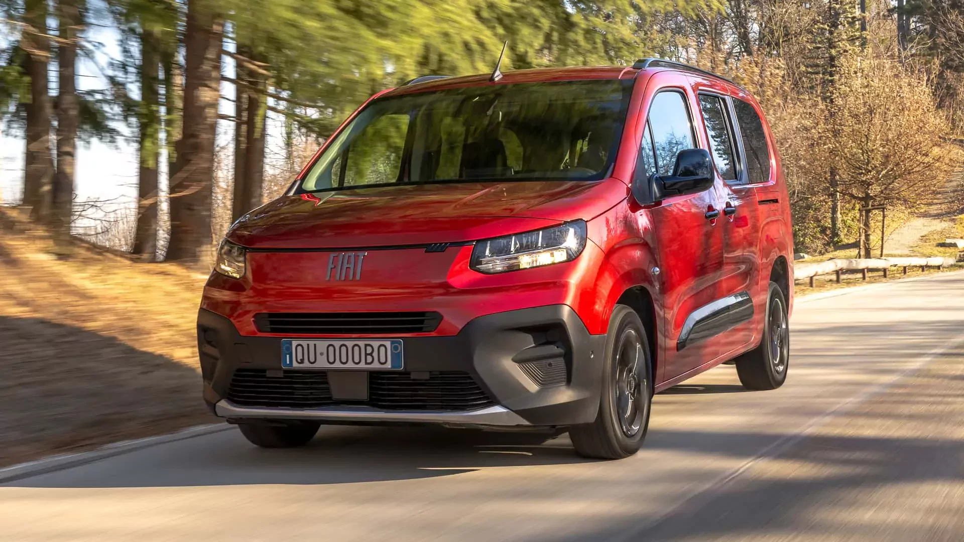 Nowość marki Fiat praktycznością bije niejednego SUV-a. W cenie poniżej 100 000 zł QUBO L to hit dla rodzin w 2026 roku