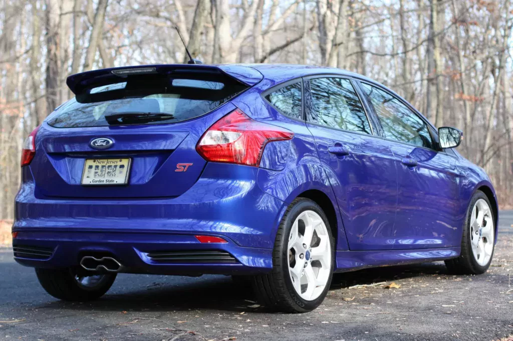 ford-focus-st-niski-przebieg