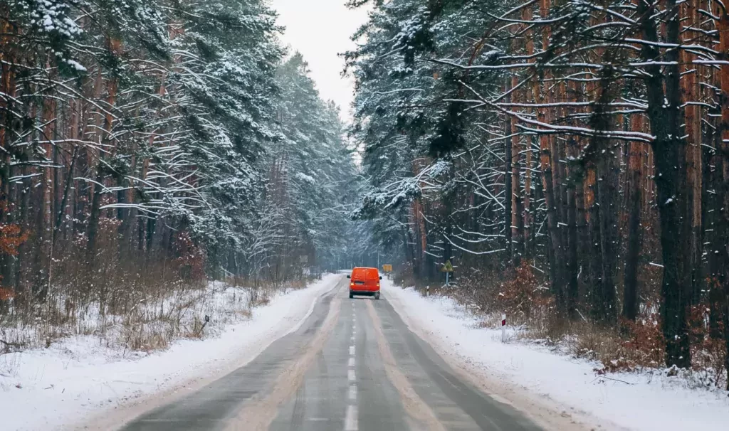 pierwszeństwo przejście dla pieszych piesi zima warunki trudne