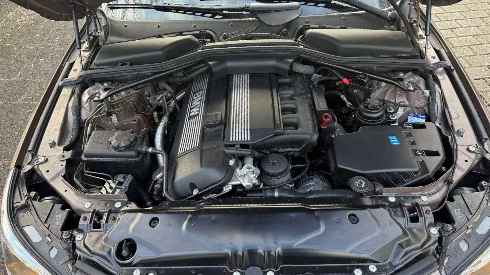 Prawie nowe BMW Serii 5 z sześciocylindrowym silnikiem. Może być twoje za 51 tysięcy złotych