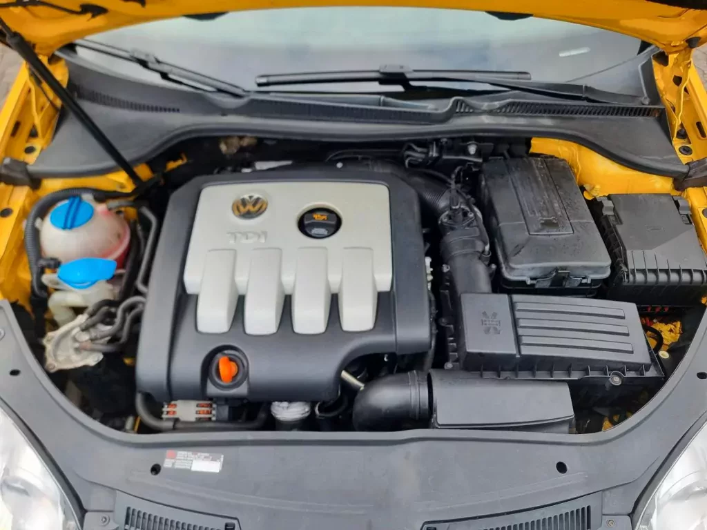 vw-golf-v-zapomniany-lambo