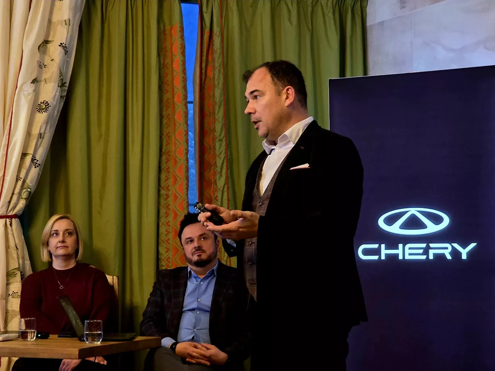 Chery Tiggo 9 hybryda CSH PHEV hybrydowy plug-in SUV silnik moc koni opinie oceny zalety wady cena ceny technologia