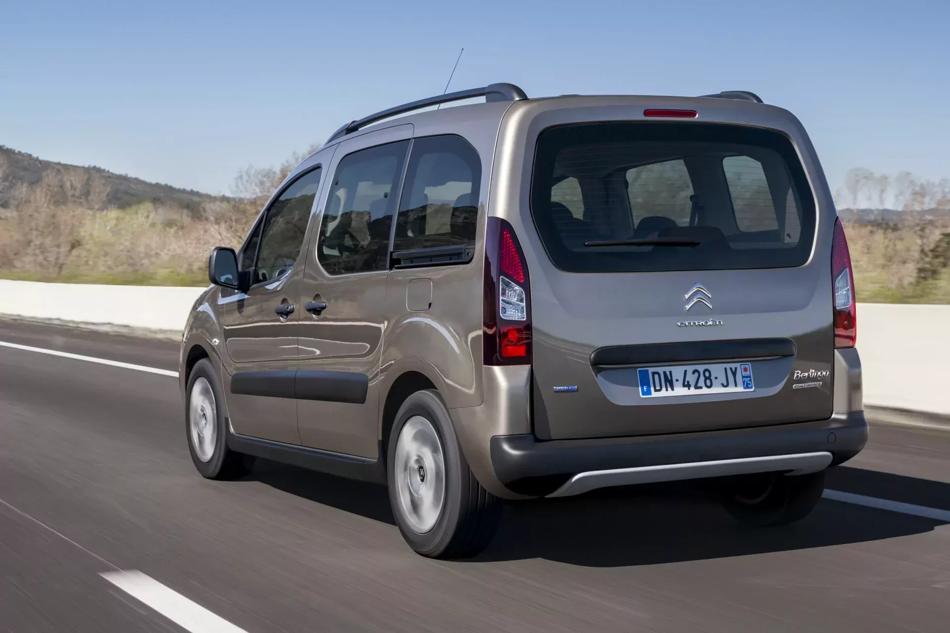 Citroen Berlingo silnik benzyna diesel spalanie moc opinie oceny zalety wady osobowy dostawczy