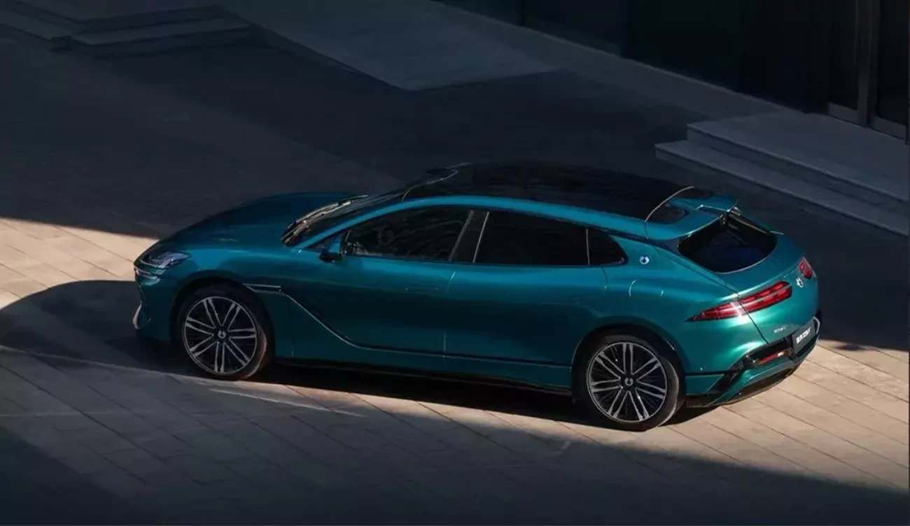 Denza Z9 GT 2026 widok z boku