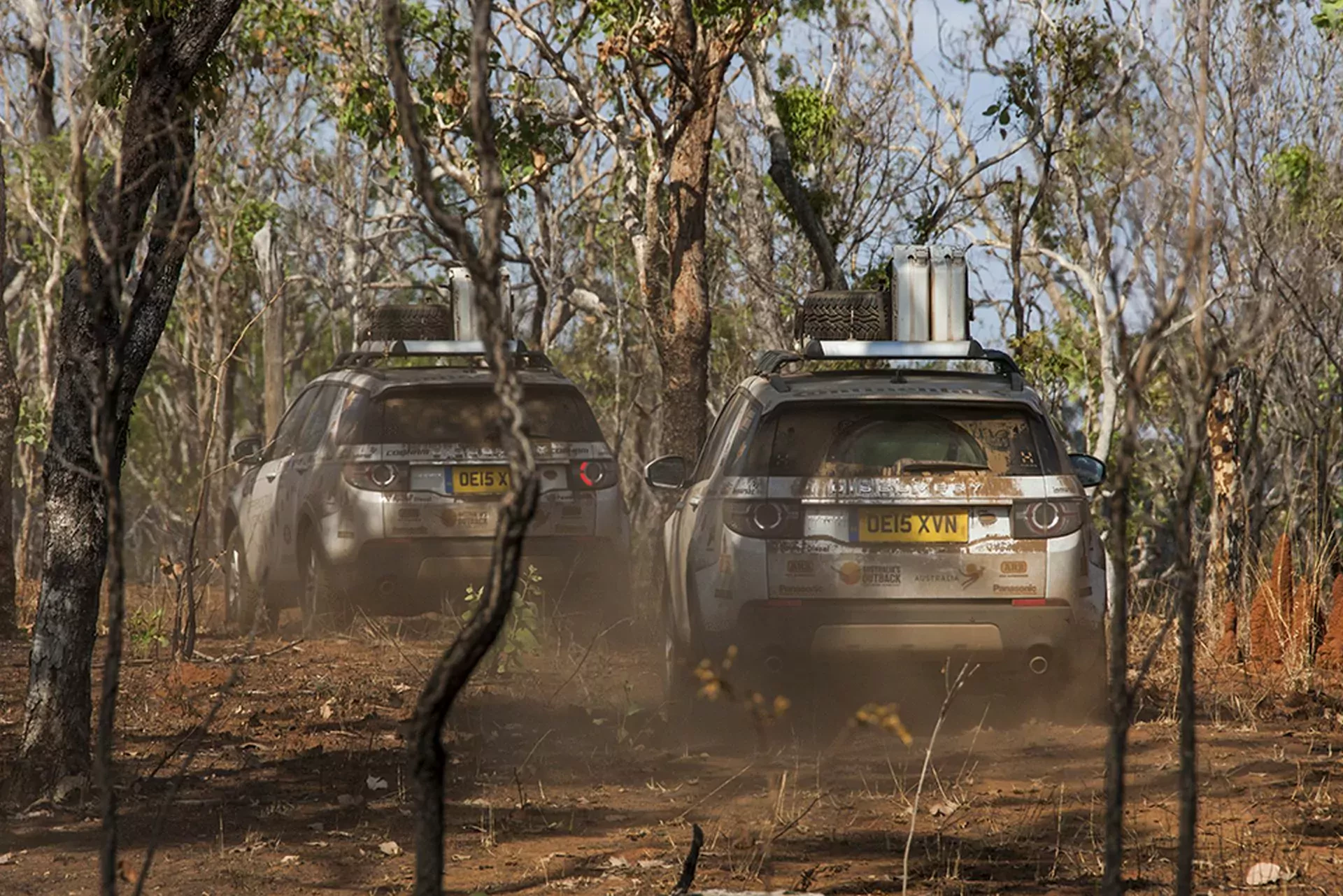Land Rover Discovery silnik moc pojemność benzyna diesel terenowy SUV reduktor napęd dyfry opinie oceny zalety wady