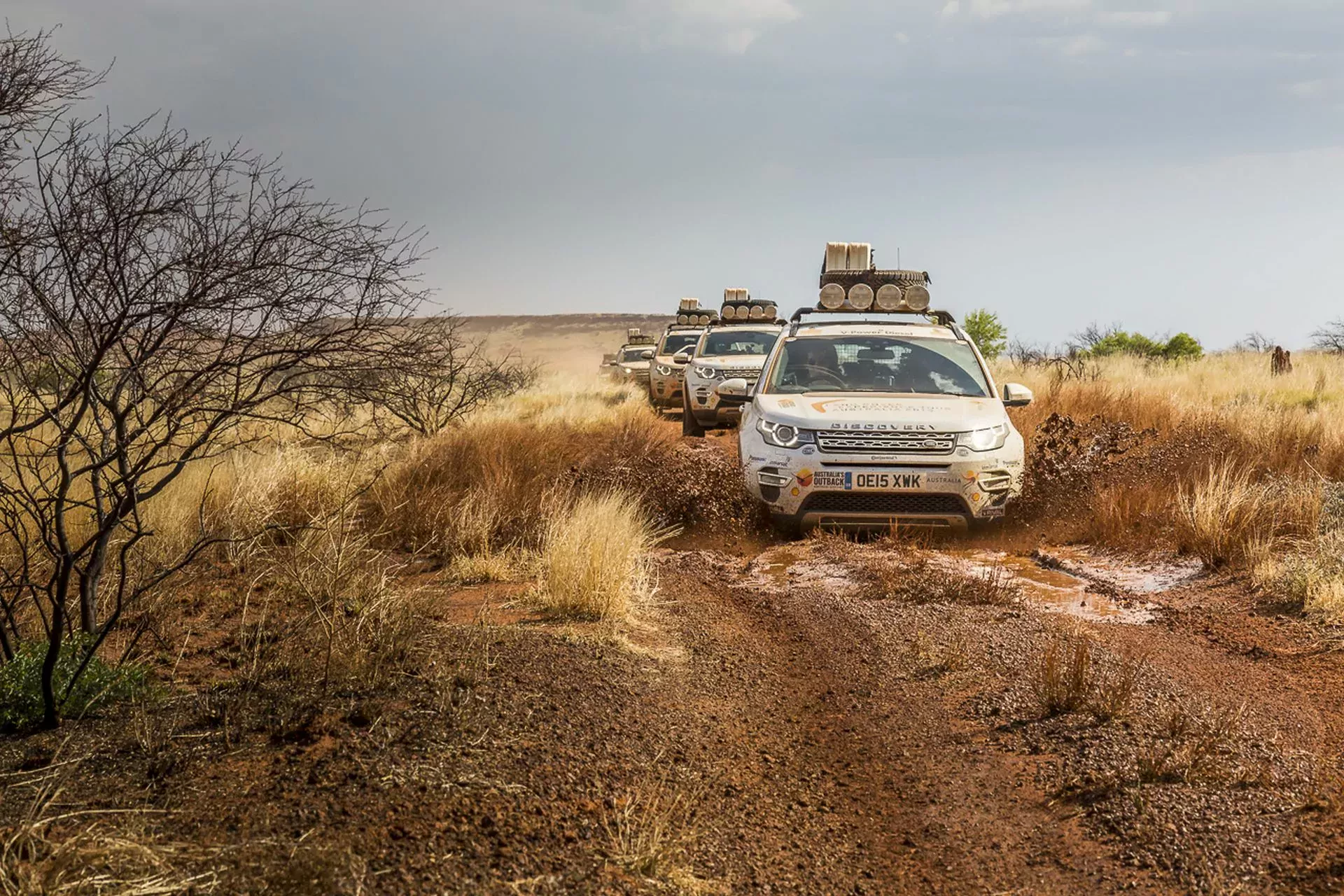 Land Rover Discovery silnik moc pojemność benzyna diesel terenowy SUV reduktor napęd dyfry opinie oceny zalety wady