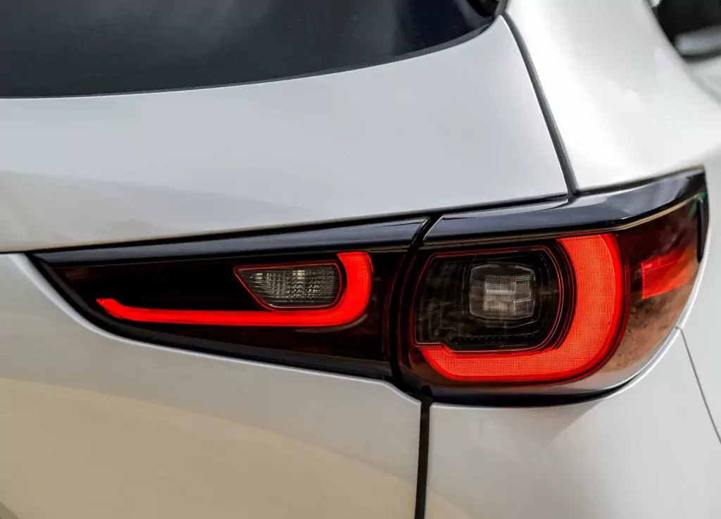 Mazda zrobiła tak dobrego SUV-a, iż od początku roku ustawia tu chińską i japońską konkurencję. Pod maską oszczędny silnik 2,5 litra