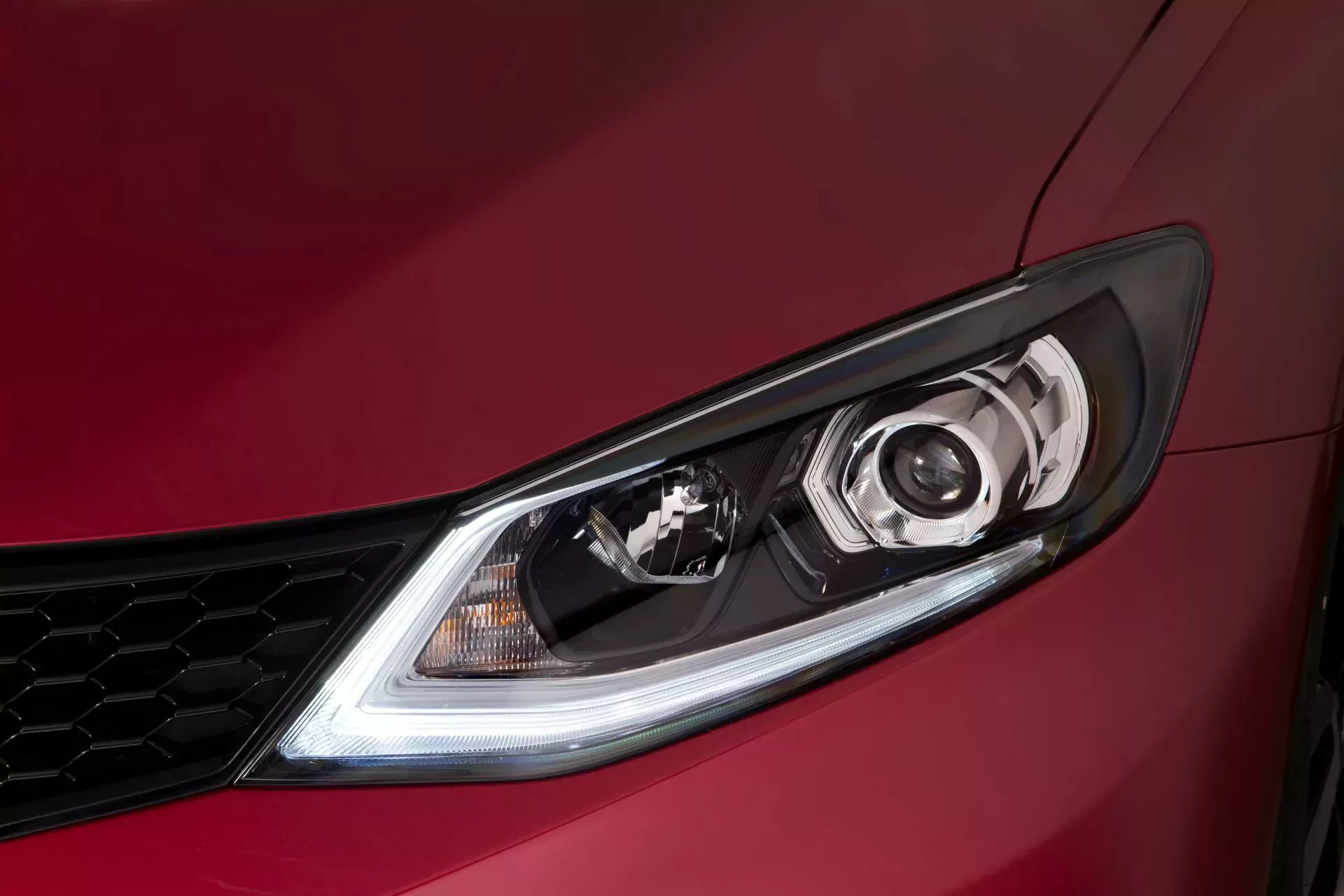 Zapomniany Nissan dziś wraca do łask. Przestrzeń i komfort za bardzo rozsądne pieniądze