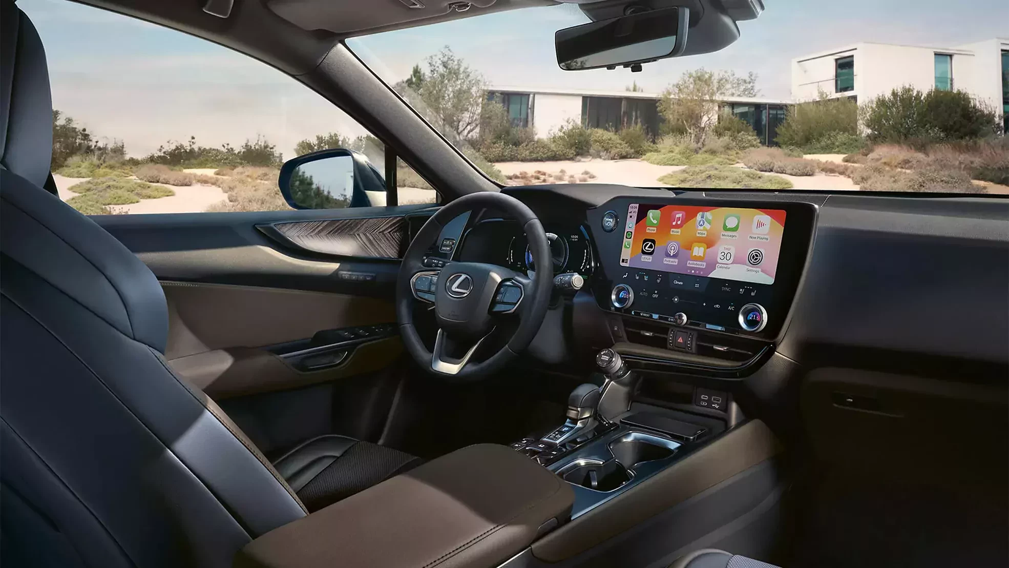 Nowy SUV LExus NX widok kabiny