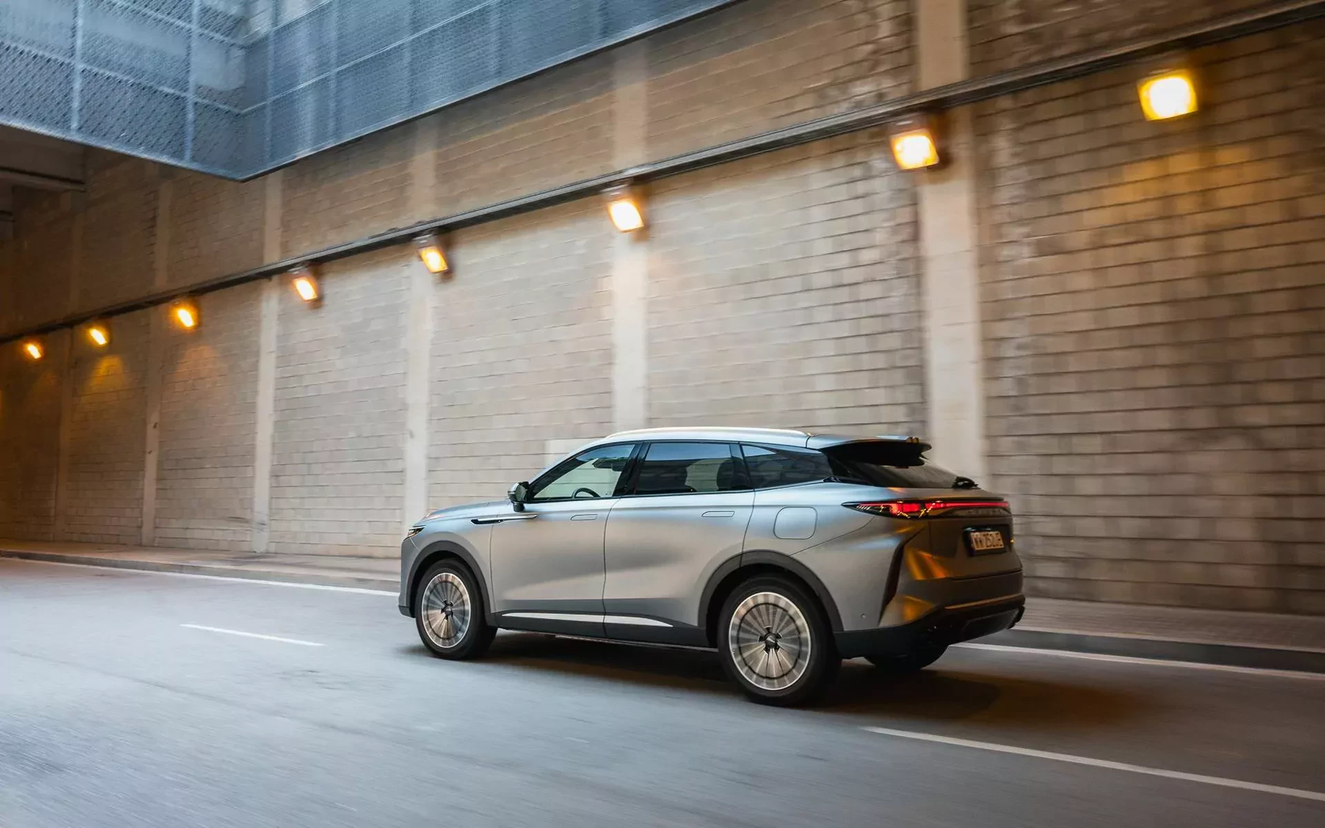 Omoda 9 Super Hybrid hybryda SUV cena ceny nowa używana opinie oceny zalety wady