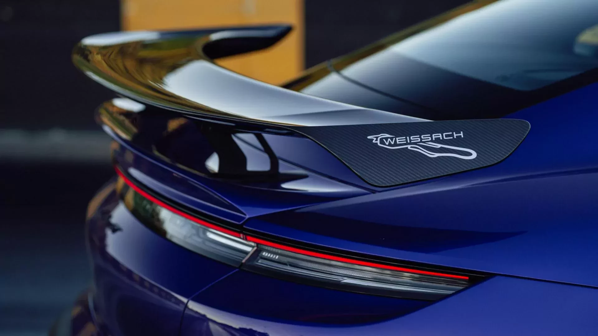 Najbardziej emocjonujący samochód elektryczny świata. Kosmicznie szybki i tańszy, niż ci się wydaje