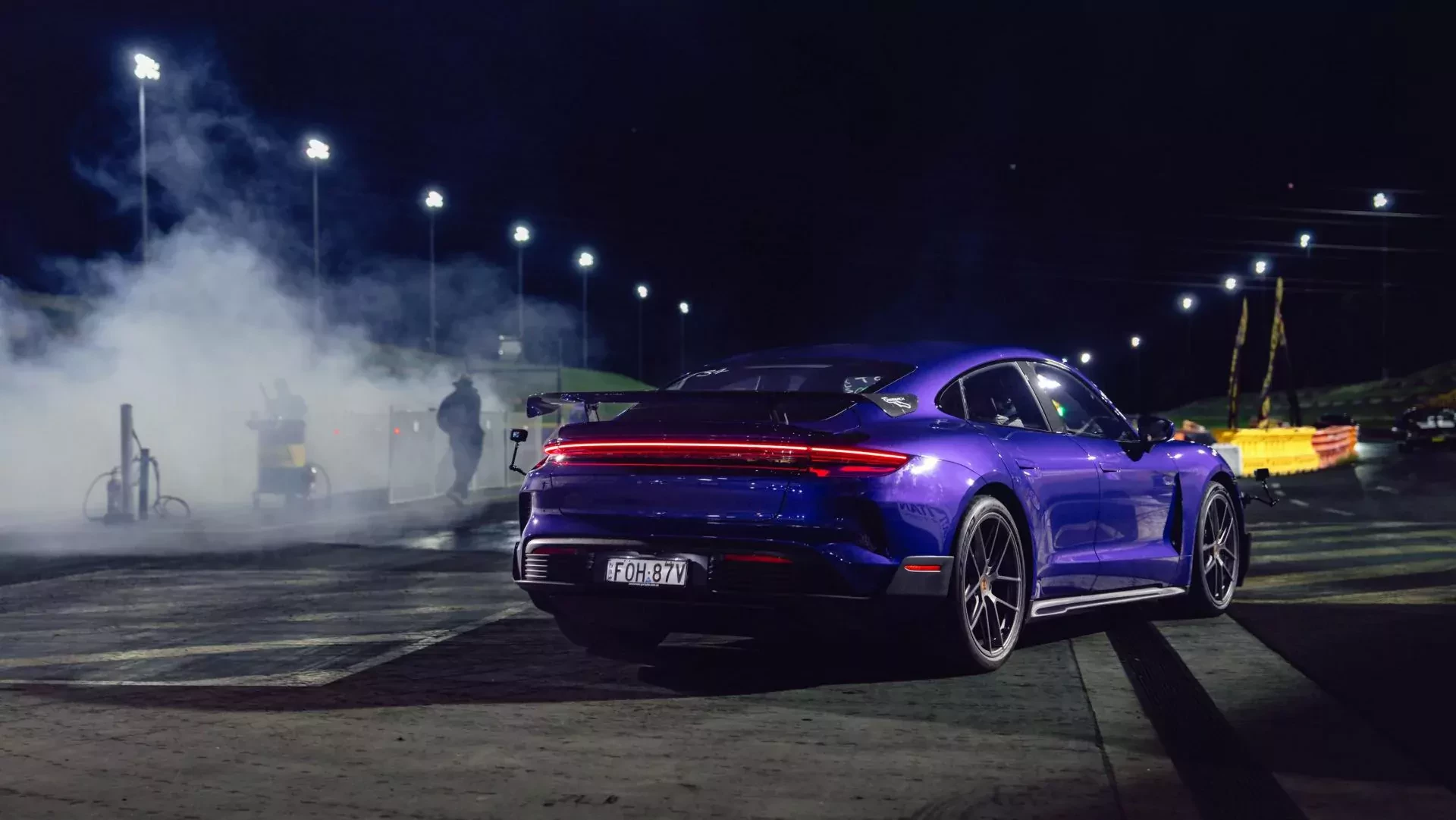 Porsche Taycan samochód elektryczny moc silnik osiągi cena ceny