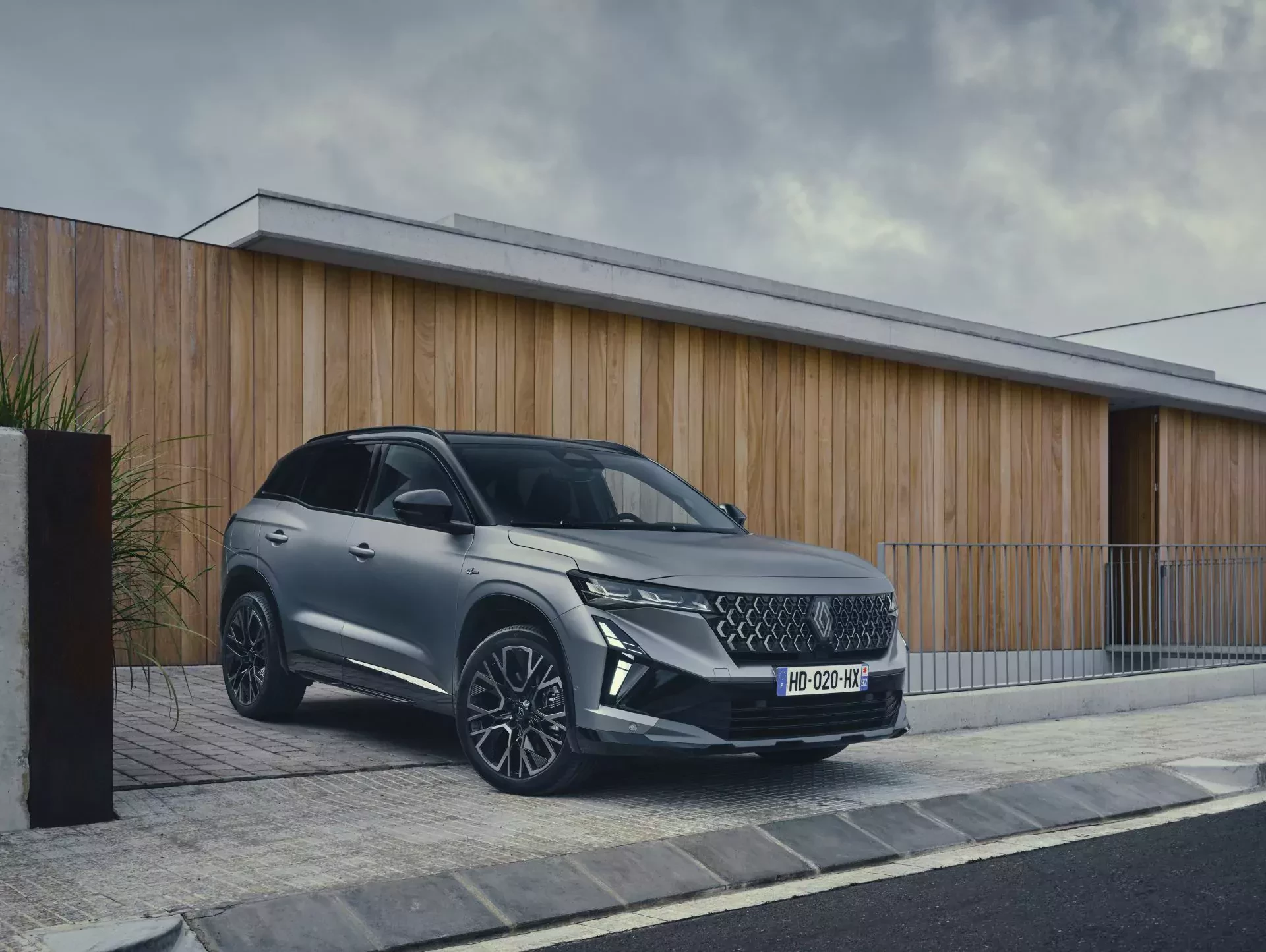 Renault Austral SUV silnik hybryda benzyna cena ceny spalanie moc osiągi opinie oceny zalety wady