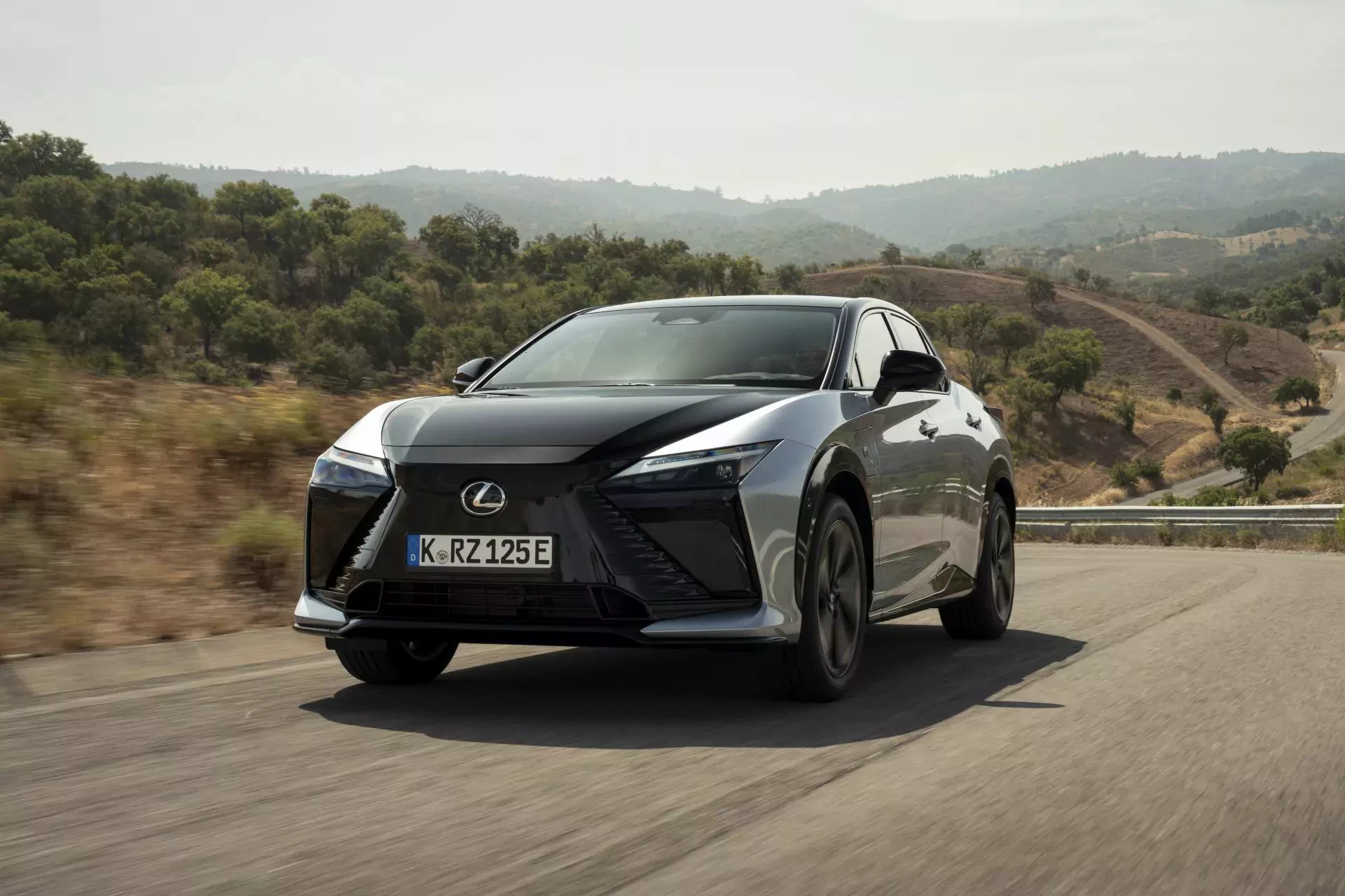 SUV Lexus RZ crossover elektryczny silnik moc osiągi wyposażenie opinie oceny zalety wady cena ceny