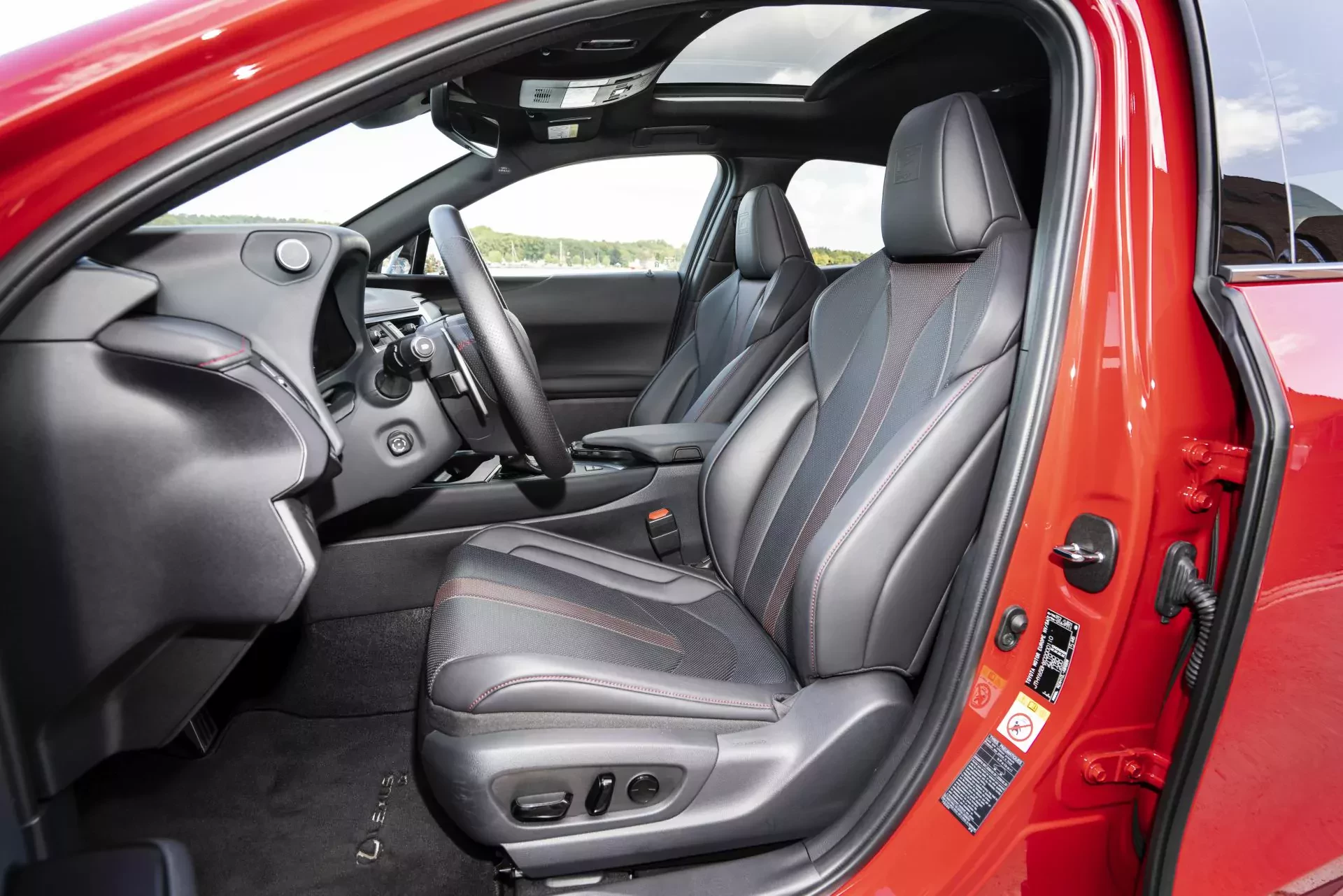 Ten miejski SUV premium okazał się strzałem w dziesiątkę. Cena sprawia, iż Polacy go pokochali