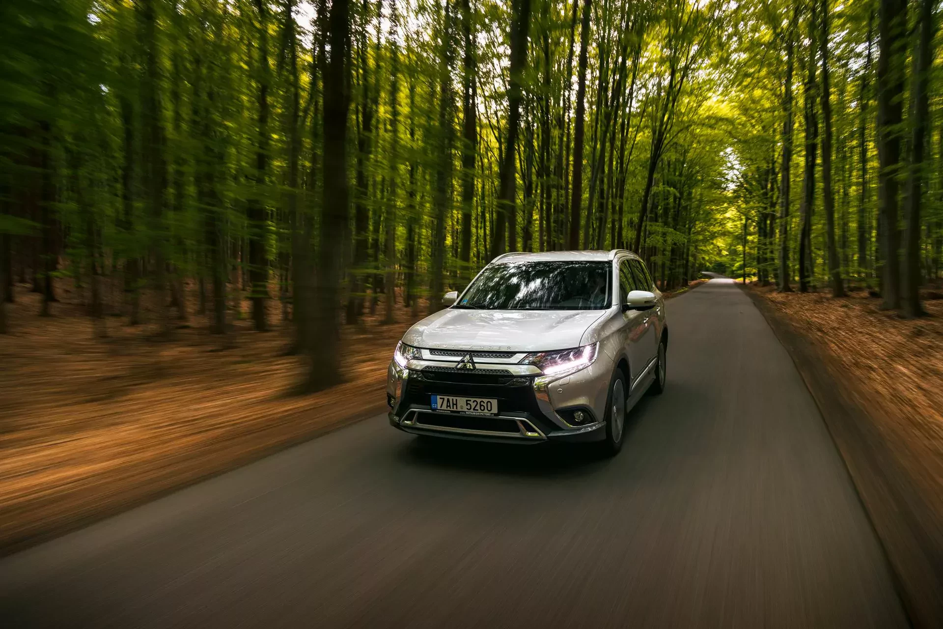 SUV Mitsubishi Outlander silnik cena ceny spalanie benzyna diesel hybryda opinie oceny