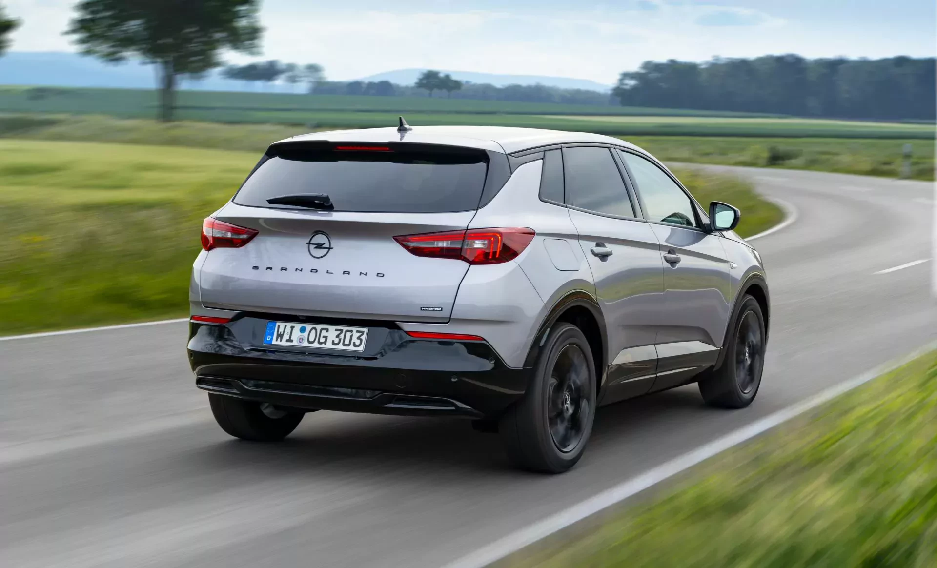 SUV Opel Grandland silnik cena ceny spalanie moc osiągi napęd benzyna diesel hyrbyda