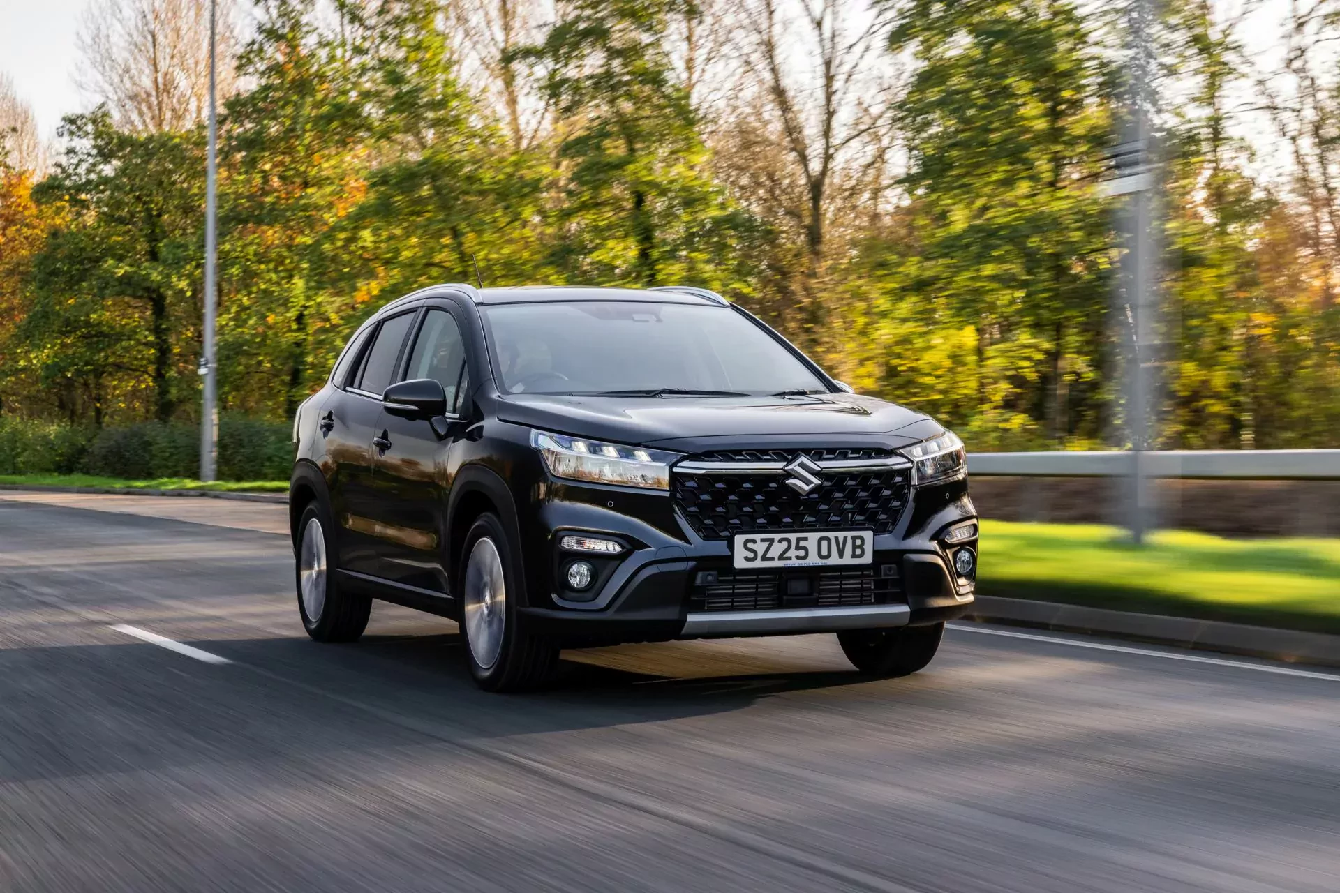 SUV Suzuki S-Cross silnik cena ceny spalanie benzyna hybryda opinie oceny zalety wady