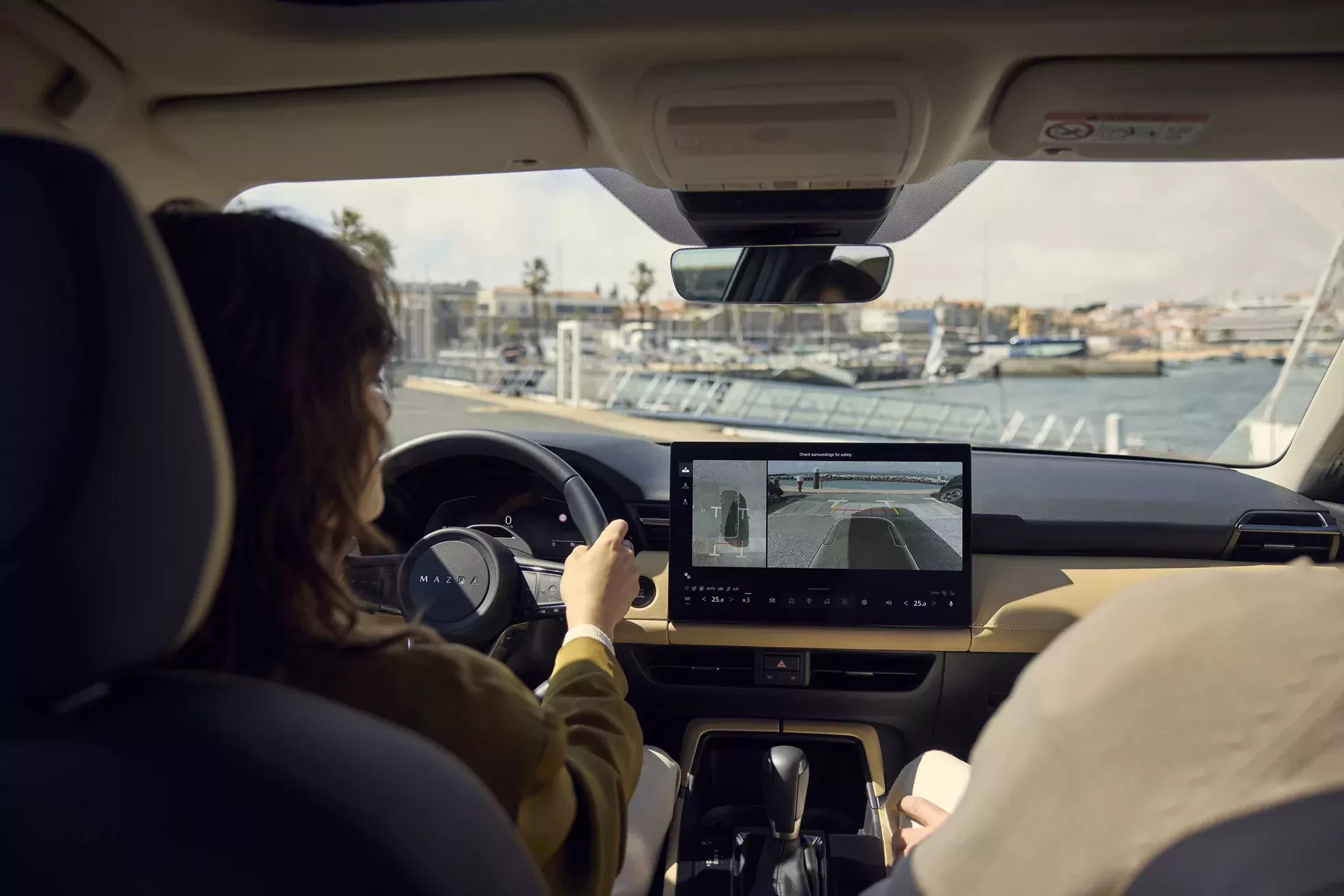 Wnętrze CX-5 MY2025