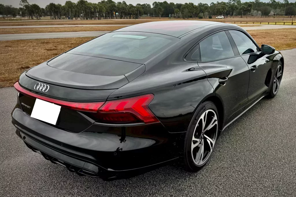 audi-e-tron-gt-uzywane